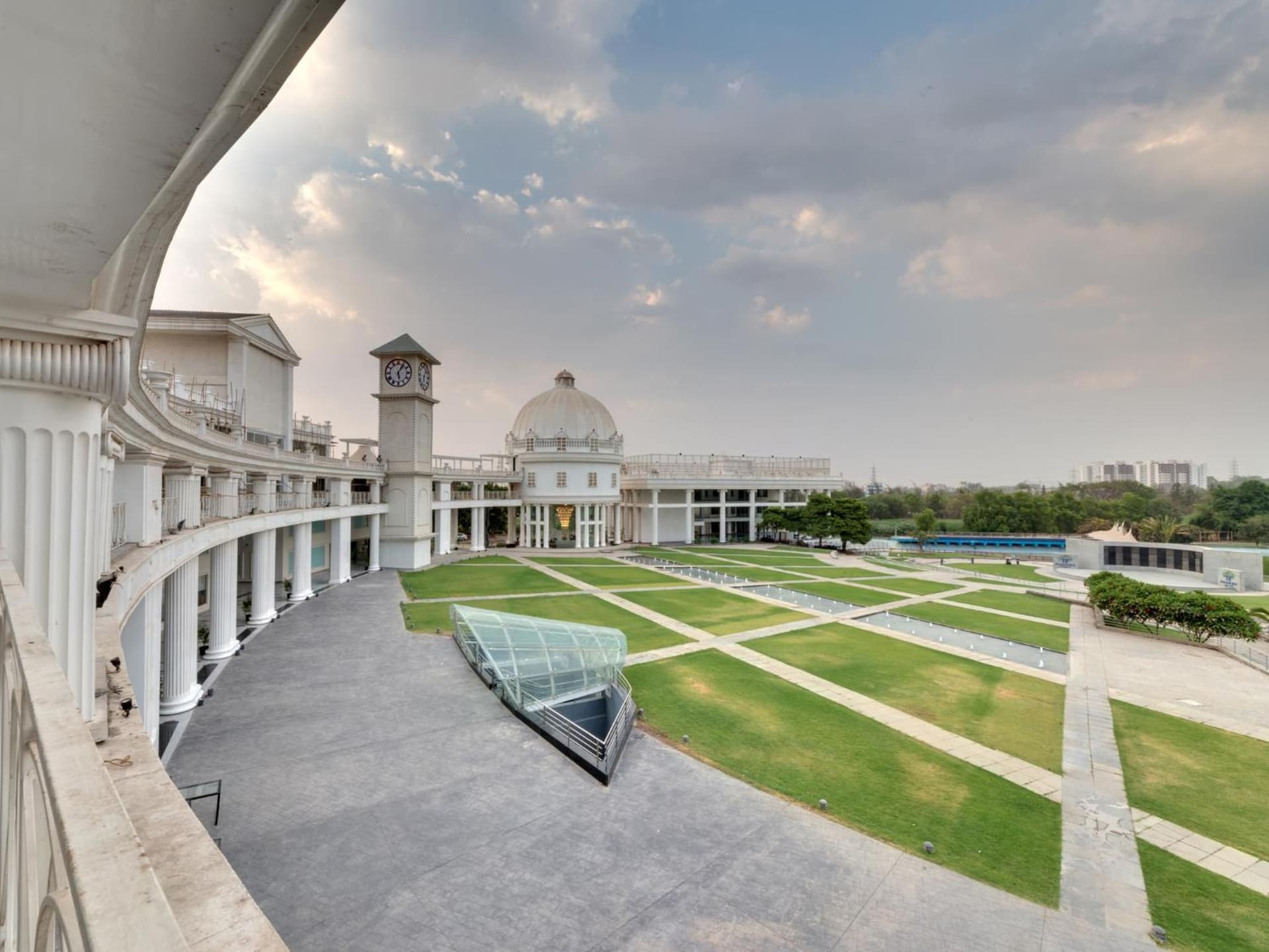 Amanora The Fern Pune, Series by Marriott
