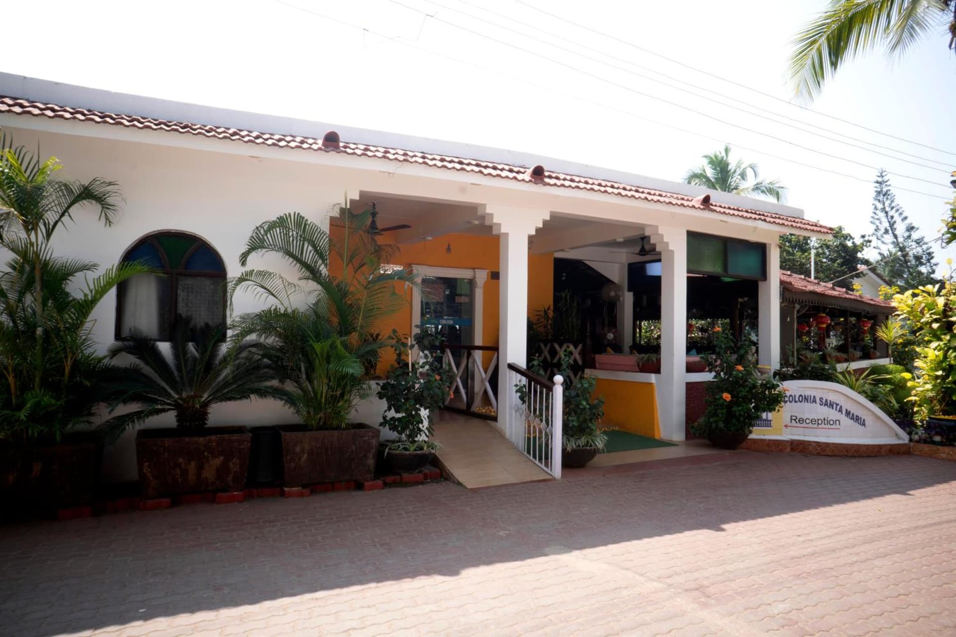 Colonia Santa Maria, A Club M Associate
