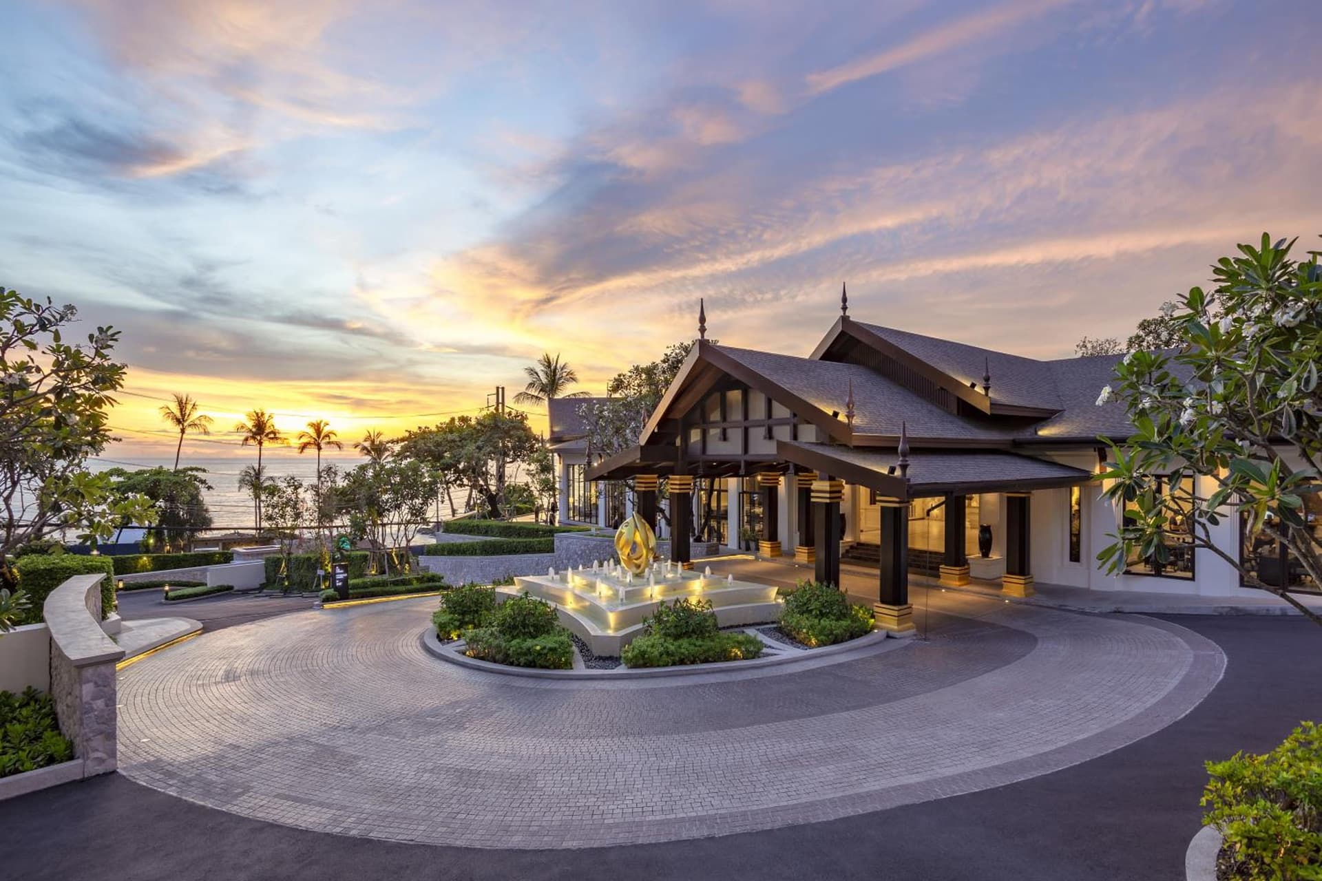 Diamond Cliff Resort & Spa, Patong Beach