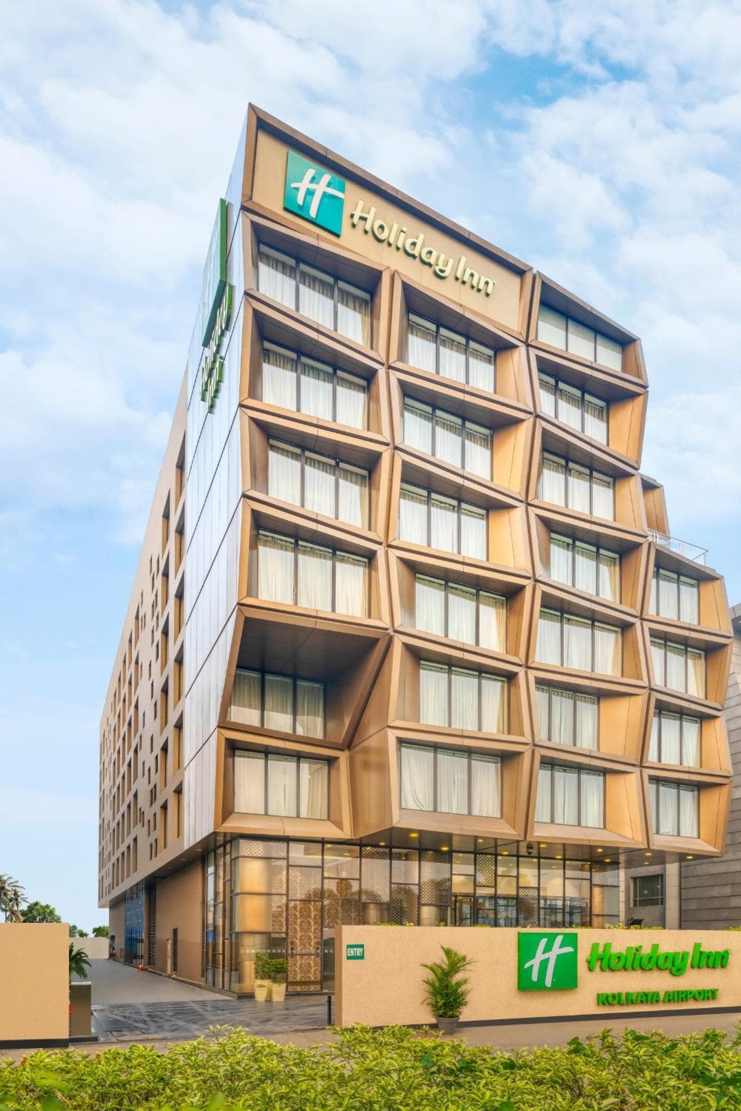 Holiday Inn Kolkata Airport by IHG