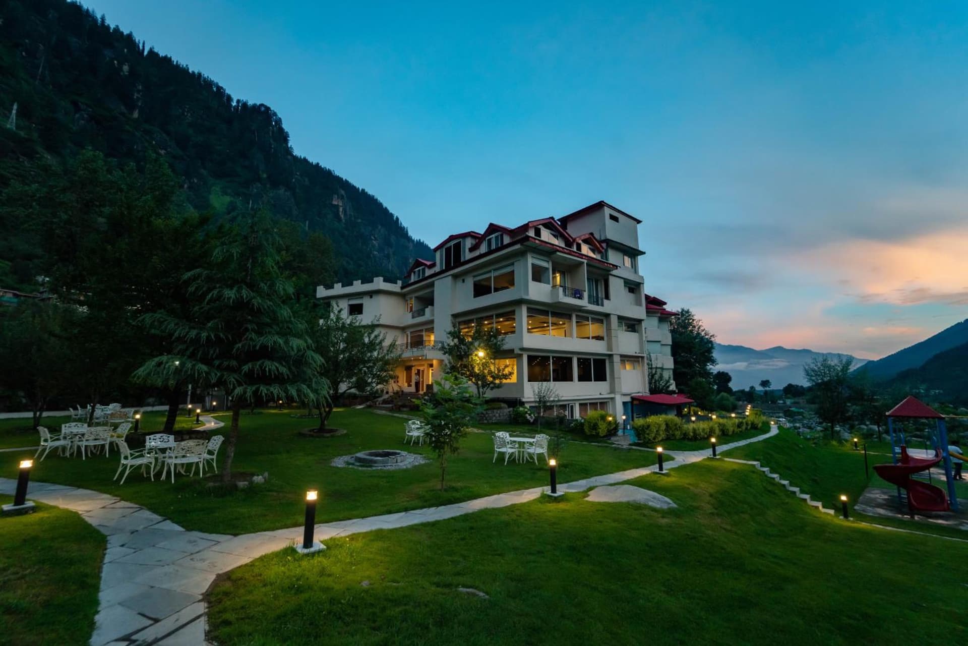 The Allure Grand - Riverside Resort & Spa
