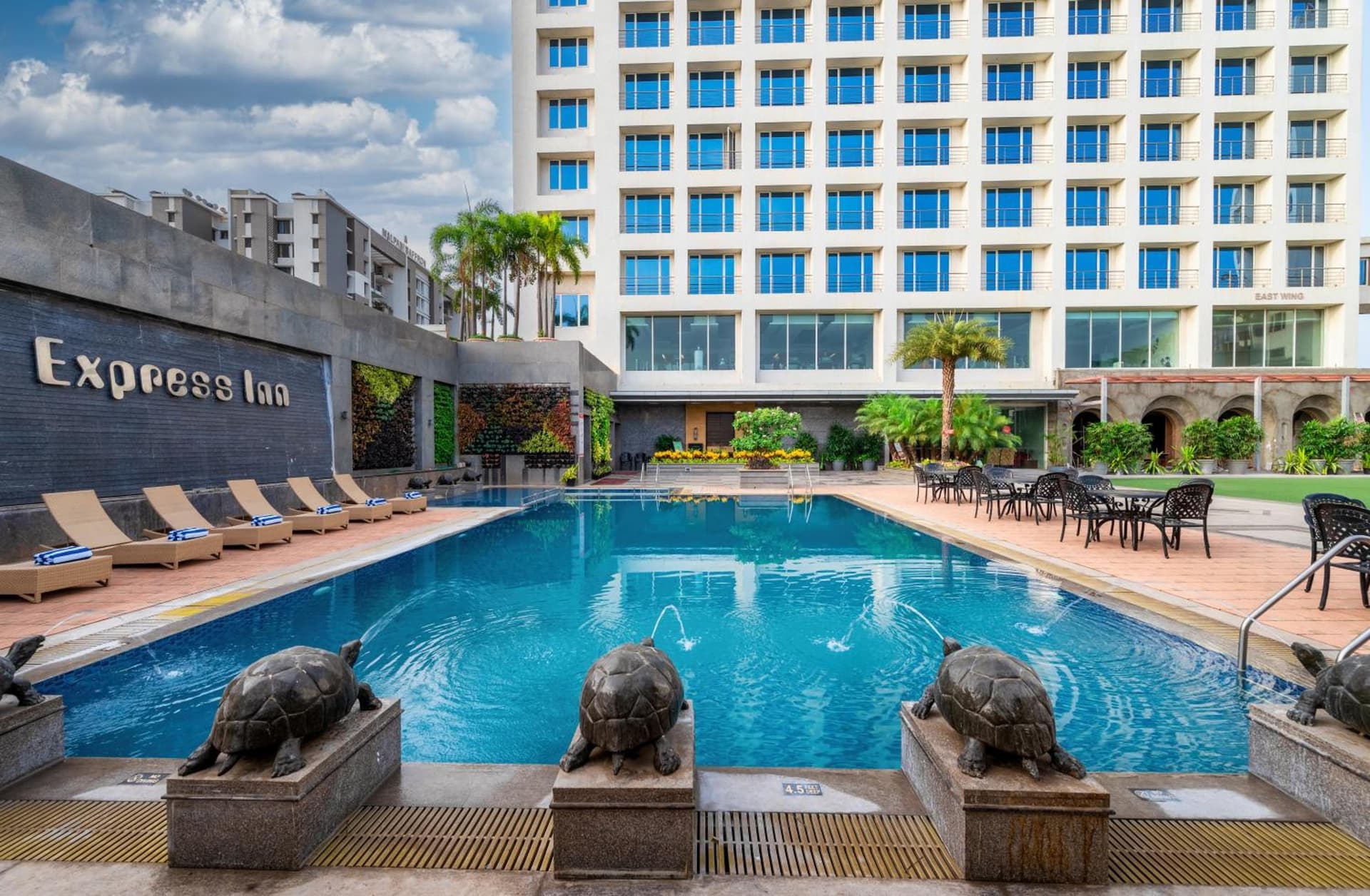 Express Inn The Business Luxury Hotel