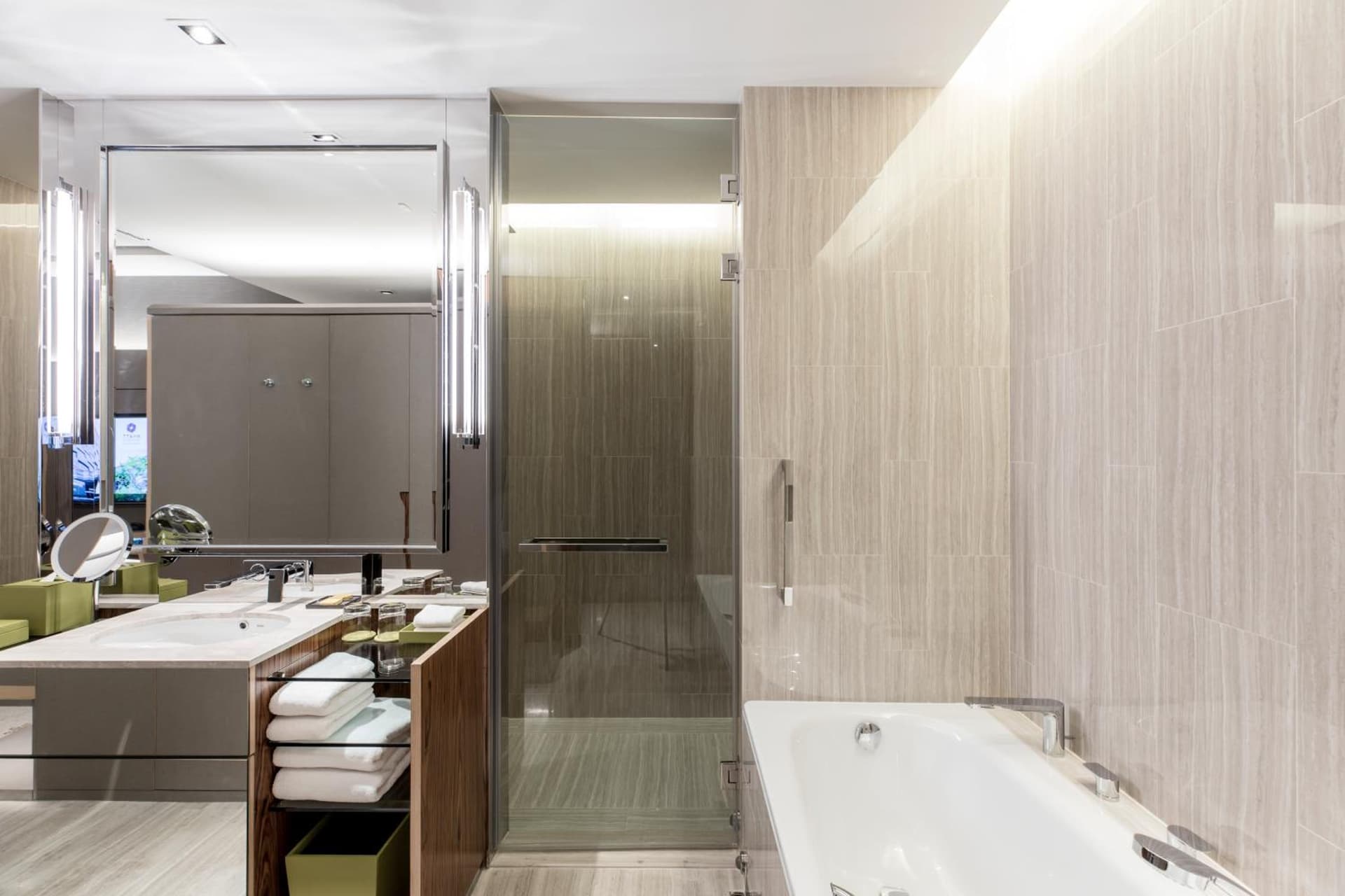 Hyatt Regency Bangkok Sukhumvit