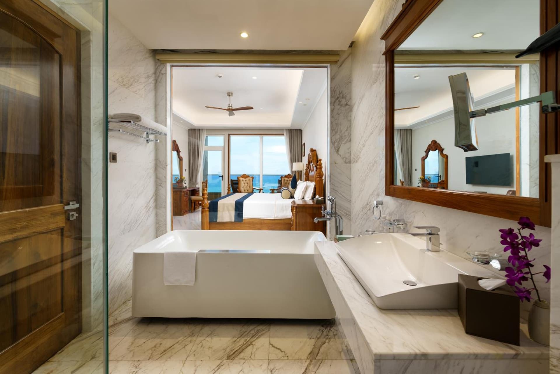 Araliya Beach Resort & Spa Unawatuna- Where you meet the sea all year