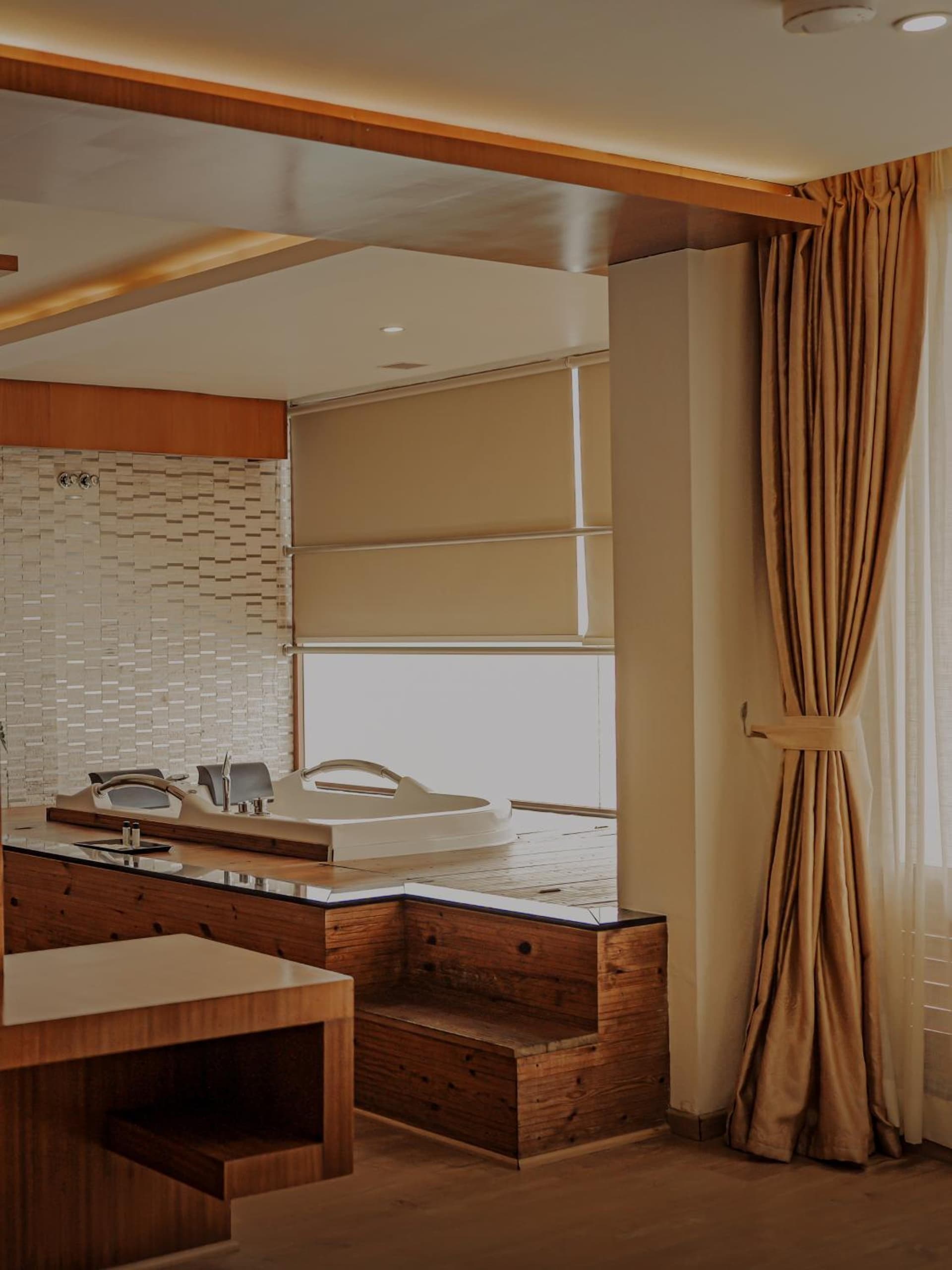 Amber Dale Luxury Hotel & Spa, Munnar