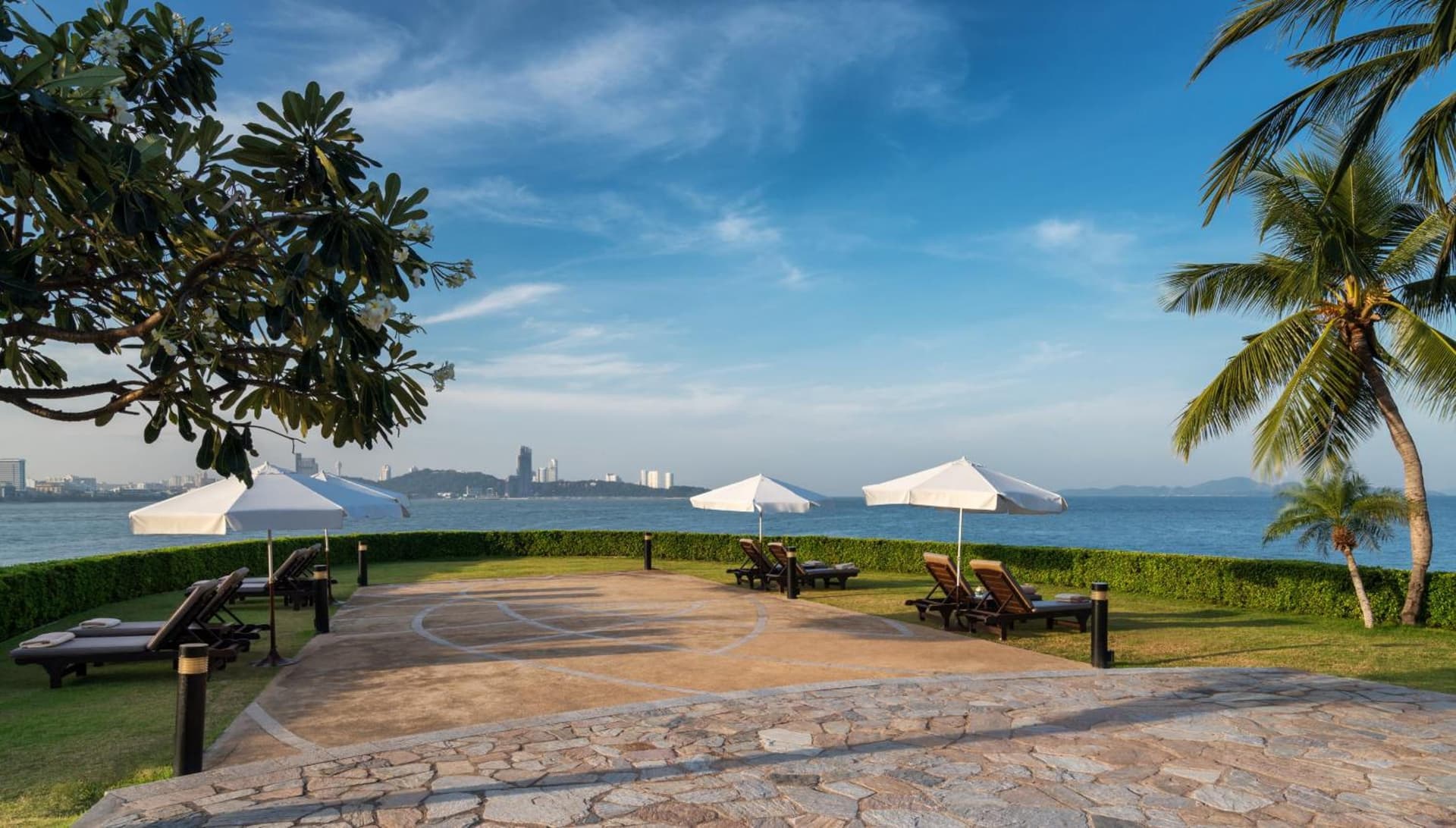 Dusit Thani Pattaya