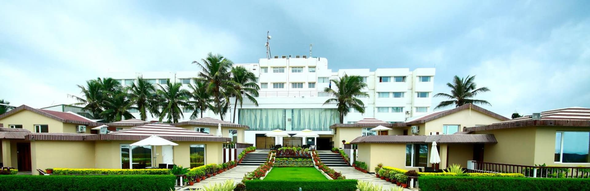 Hotel Holiday Resort