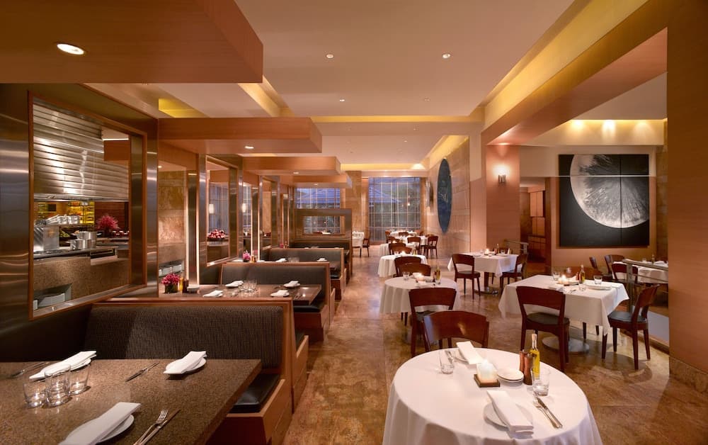 Grand Hyatt Mumbai Hotel and Serviced Apartments