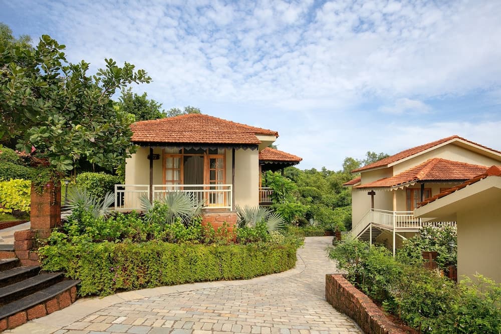 Amritara Aura Resort & Spa