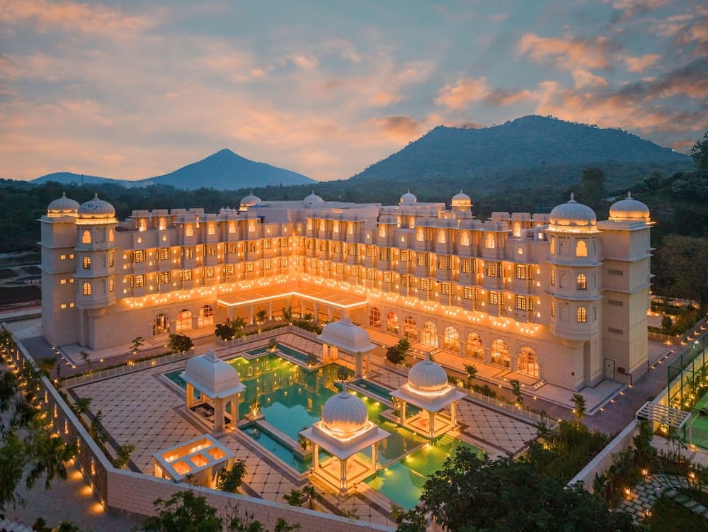 Wyndham Grand Udaipur Fateh Sagar Lake