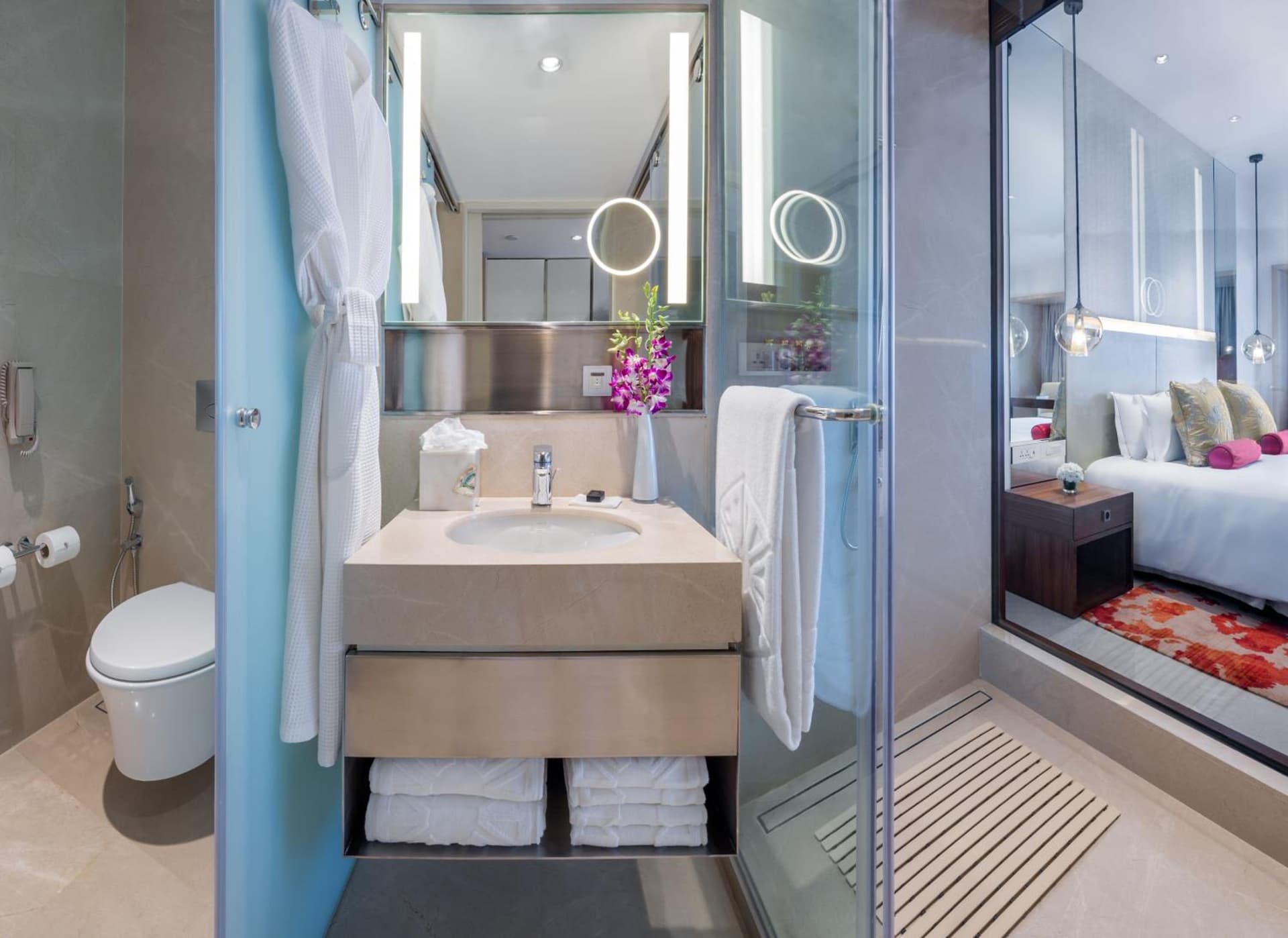 Deluxe King City View Room