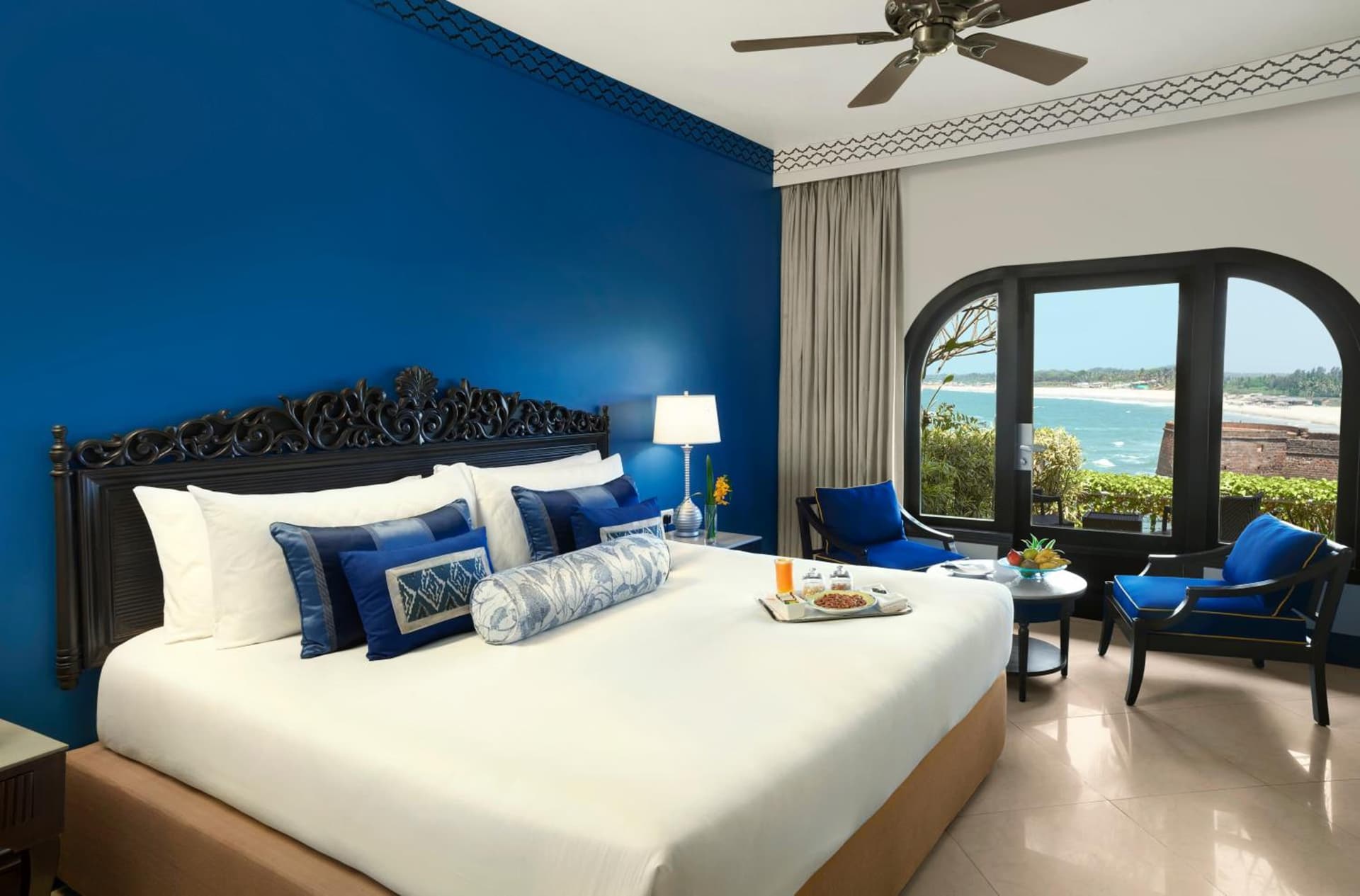 Deluxe Room Sea View with Sitout