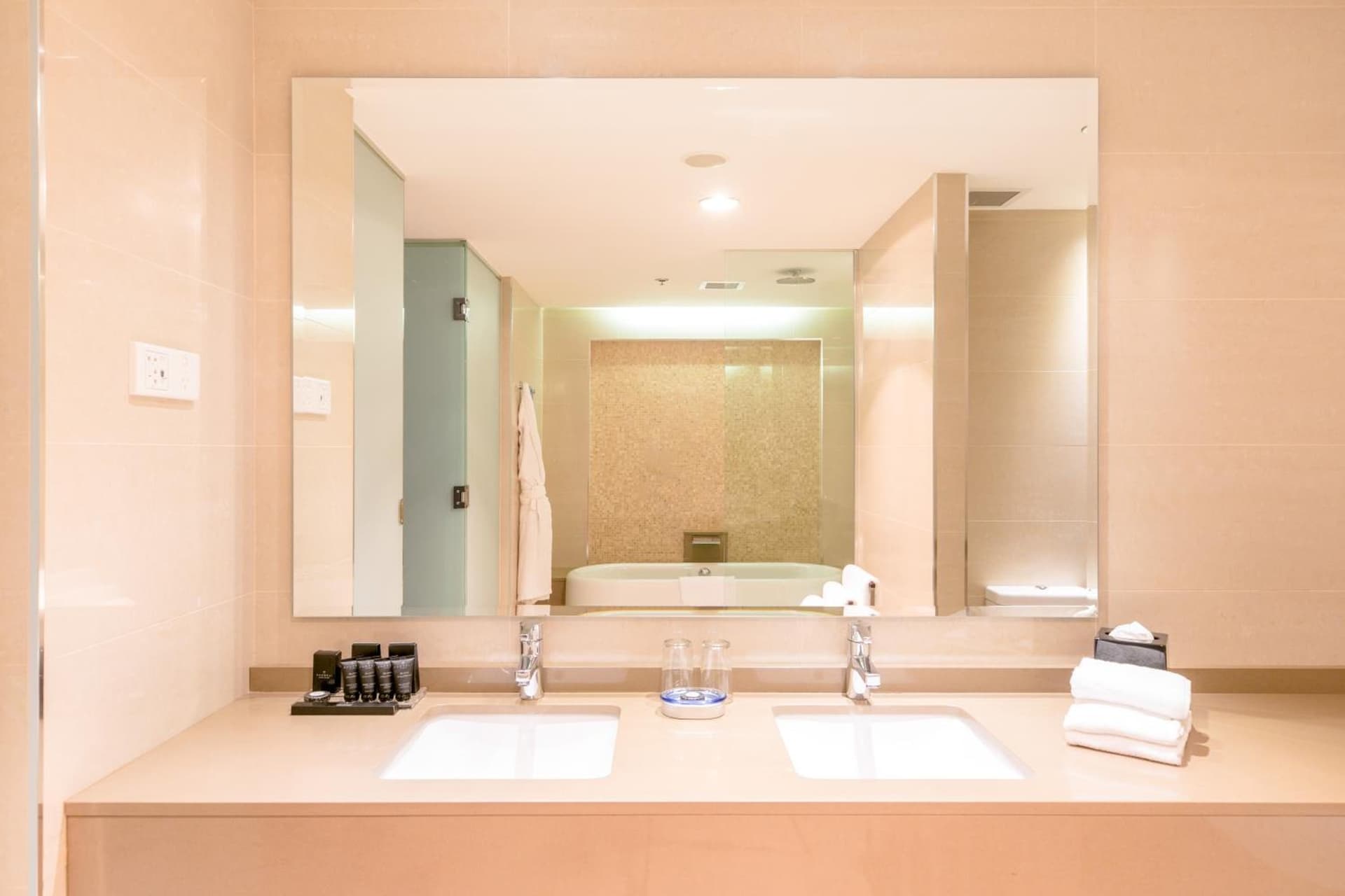 Junior Suite King Room