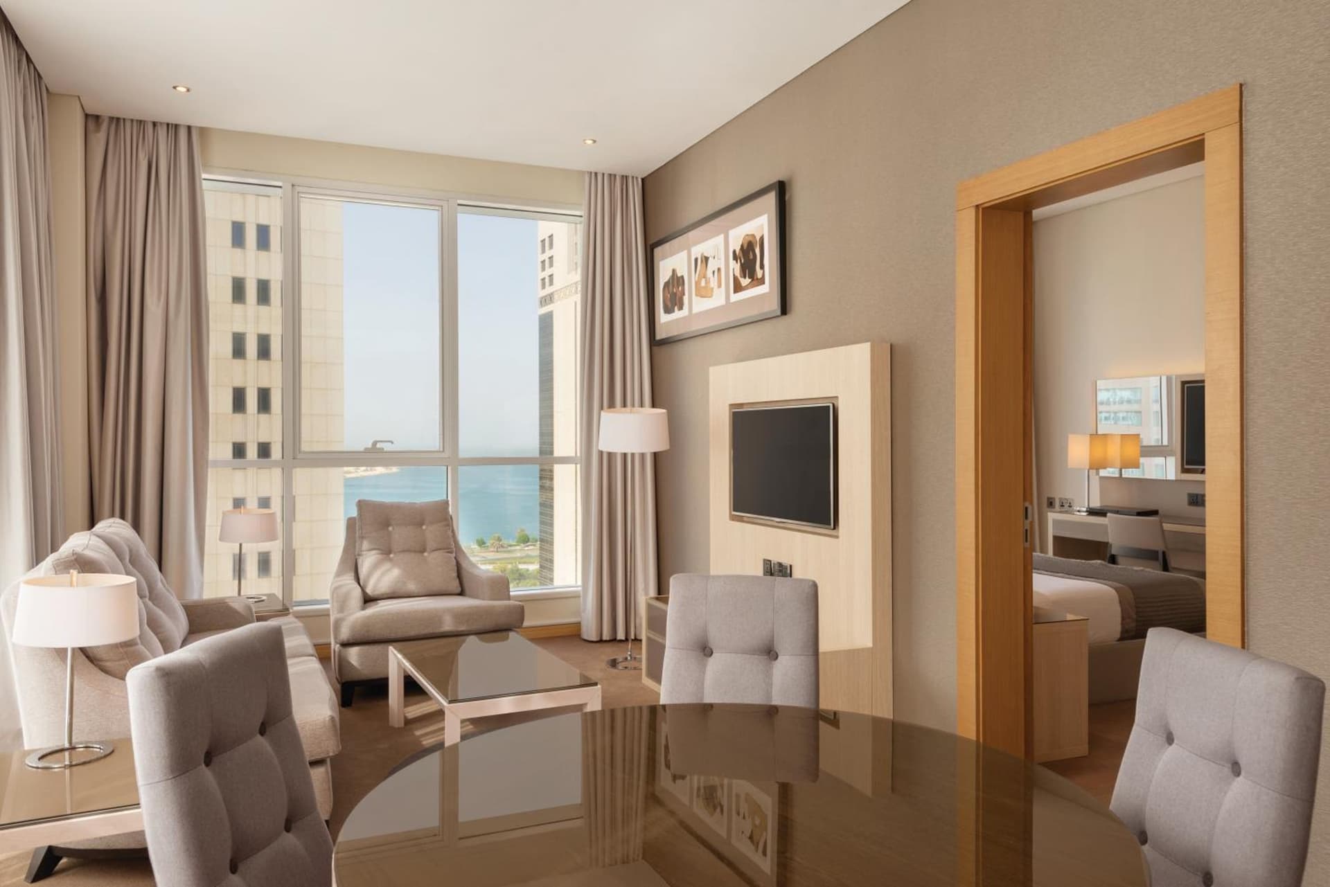 Suite Queen Room