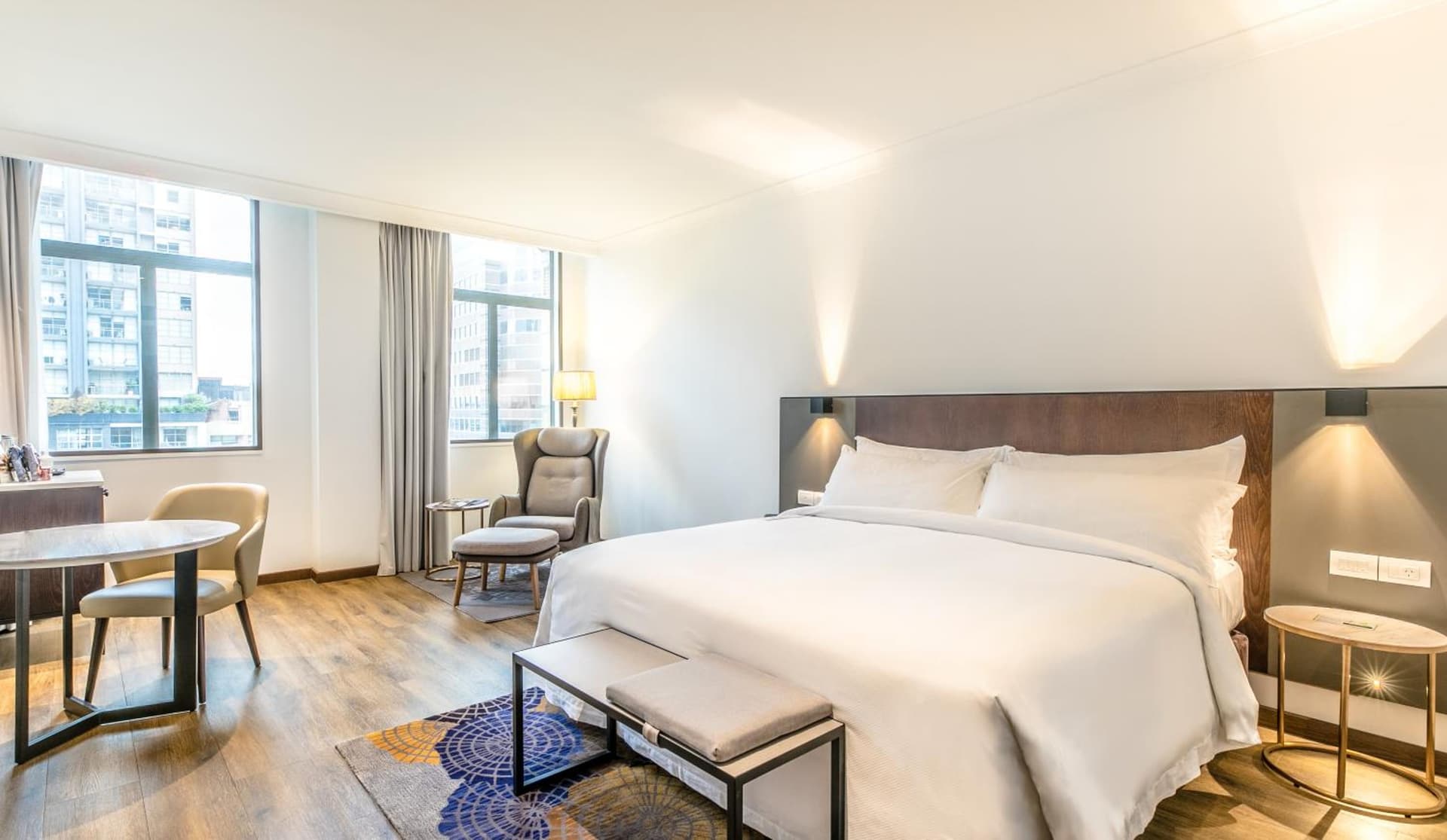 Deluxe King Room
