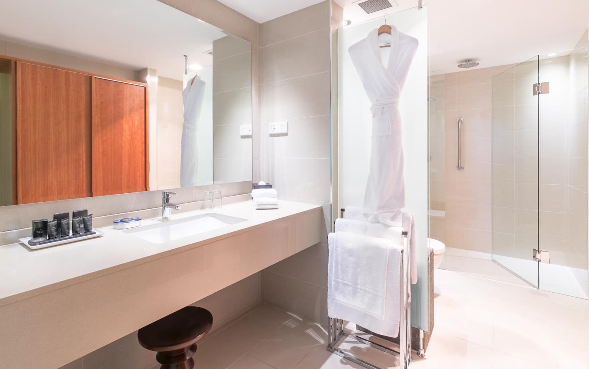 Junior Suite King Room