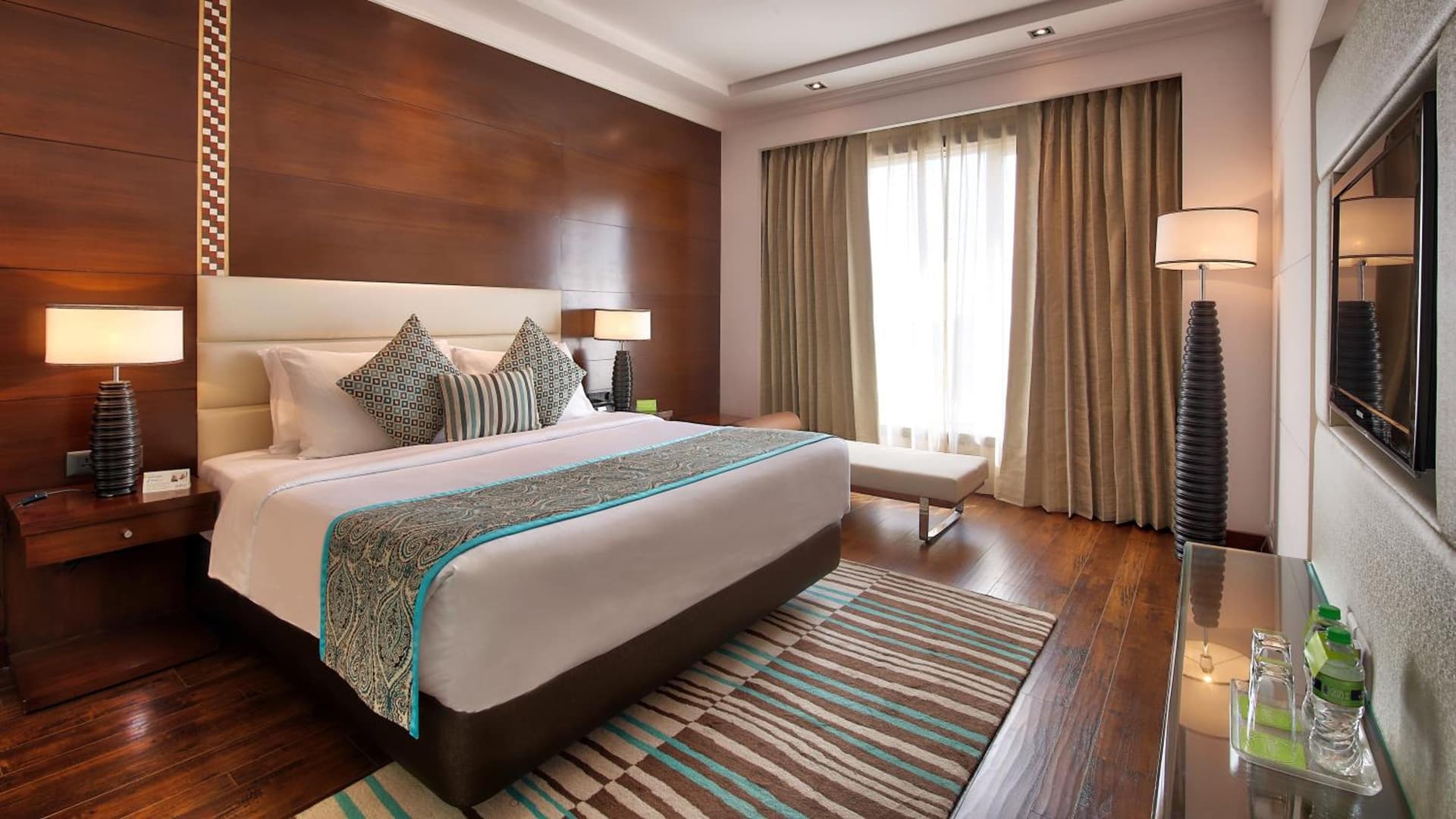 Suite Queen Room