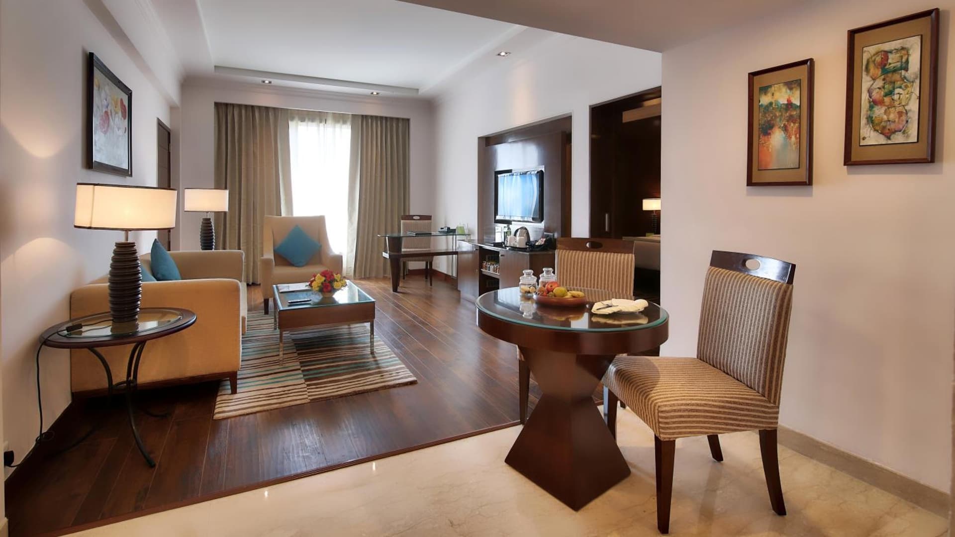 Suite Queen Room