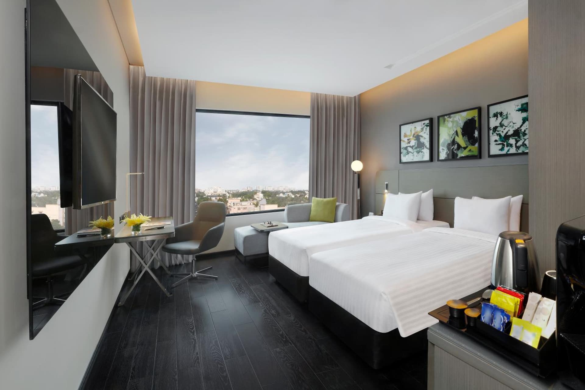 Premier Twin City View High Floor Room