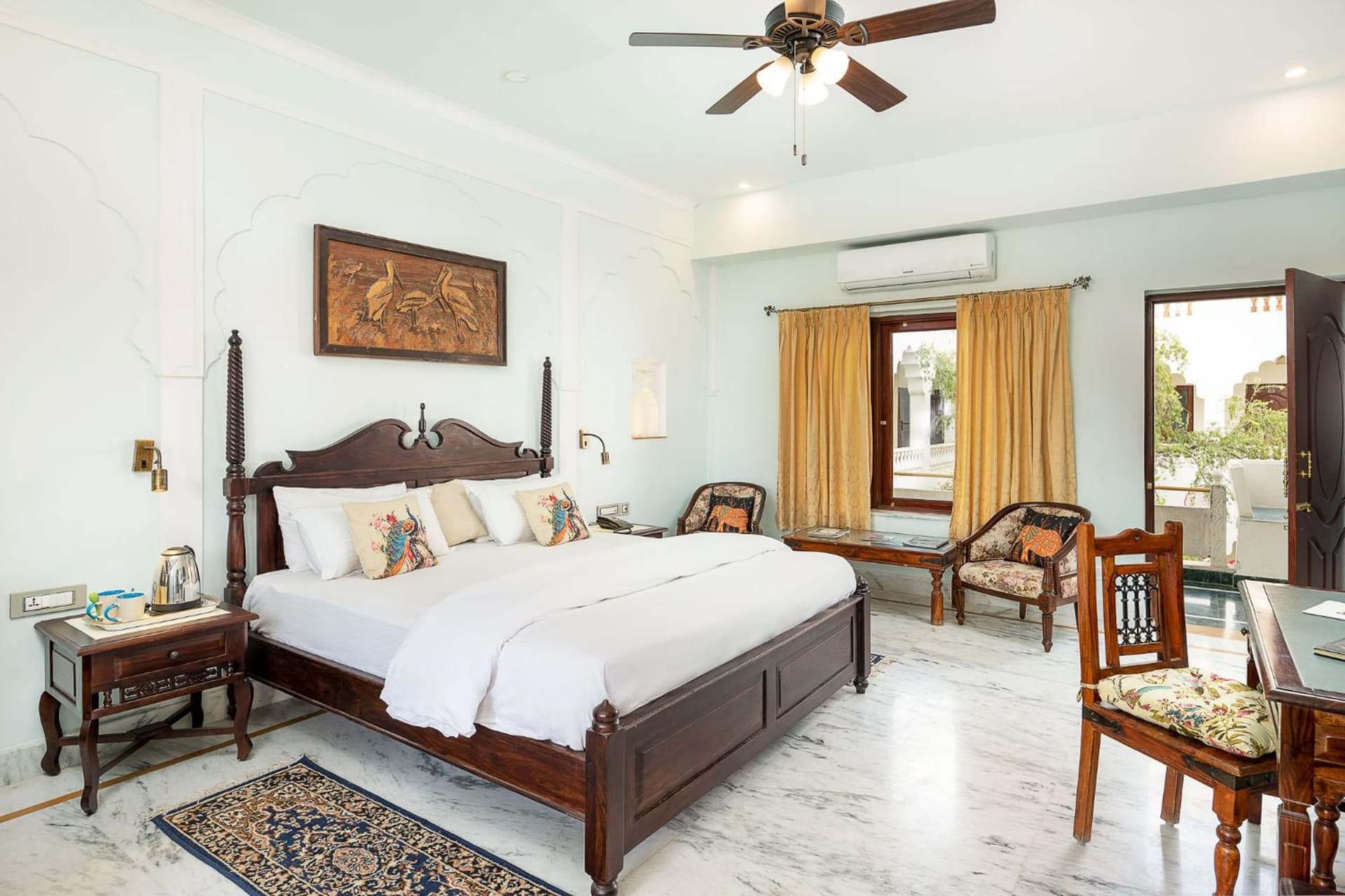 Suite Queen Room