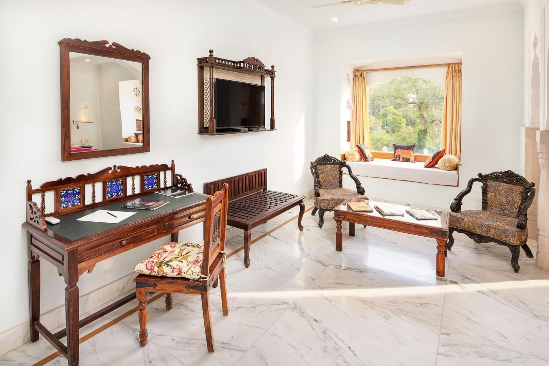 Royal Queen Room