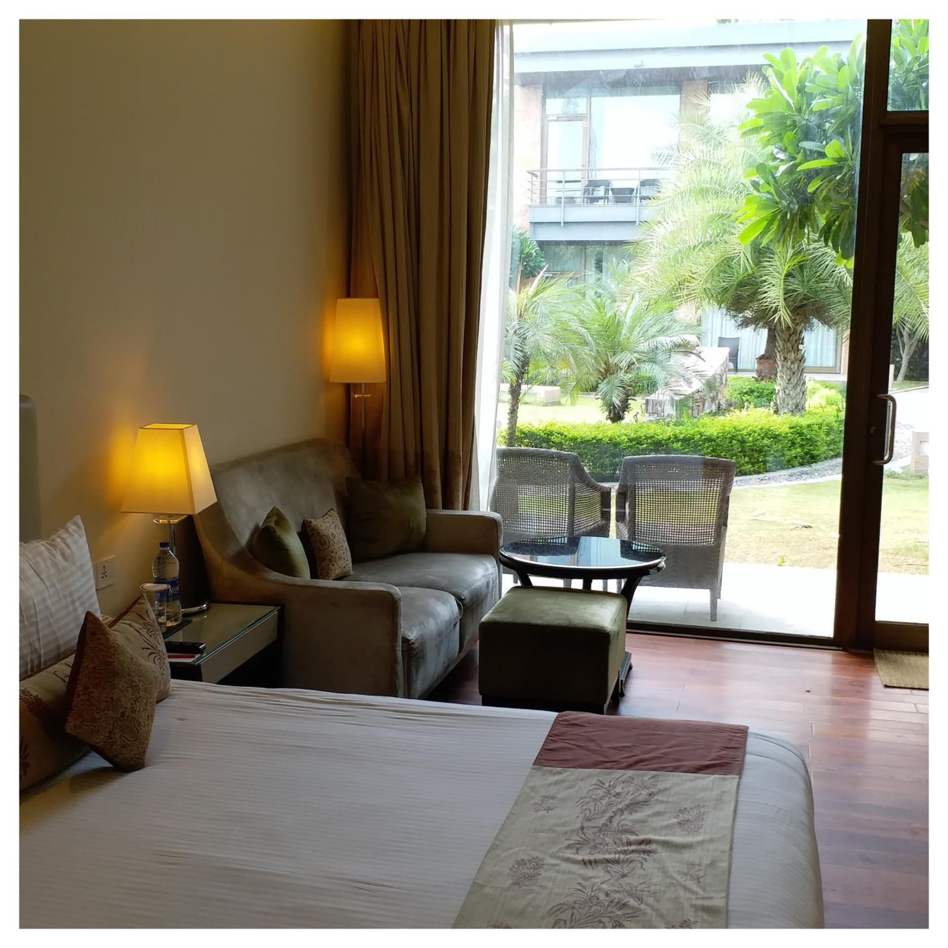 Superior Resort Room Courtyard View Twin Bed
