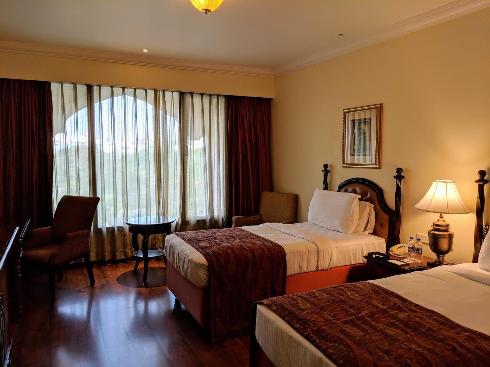 Deluxe Room City View Twin Bed 35sqm Tea Coffee Maker WiFi And Bottled Water