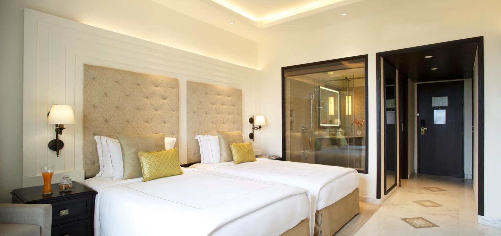Superior Room City View Twin Bed