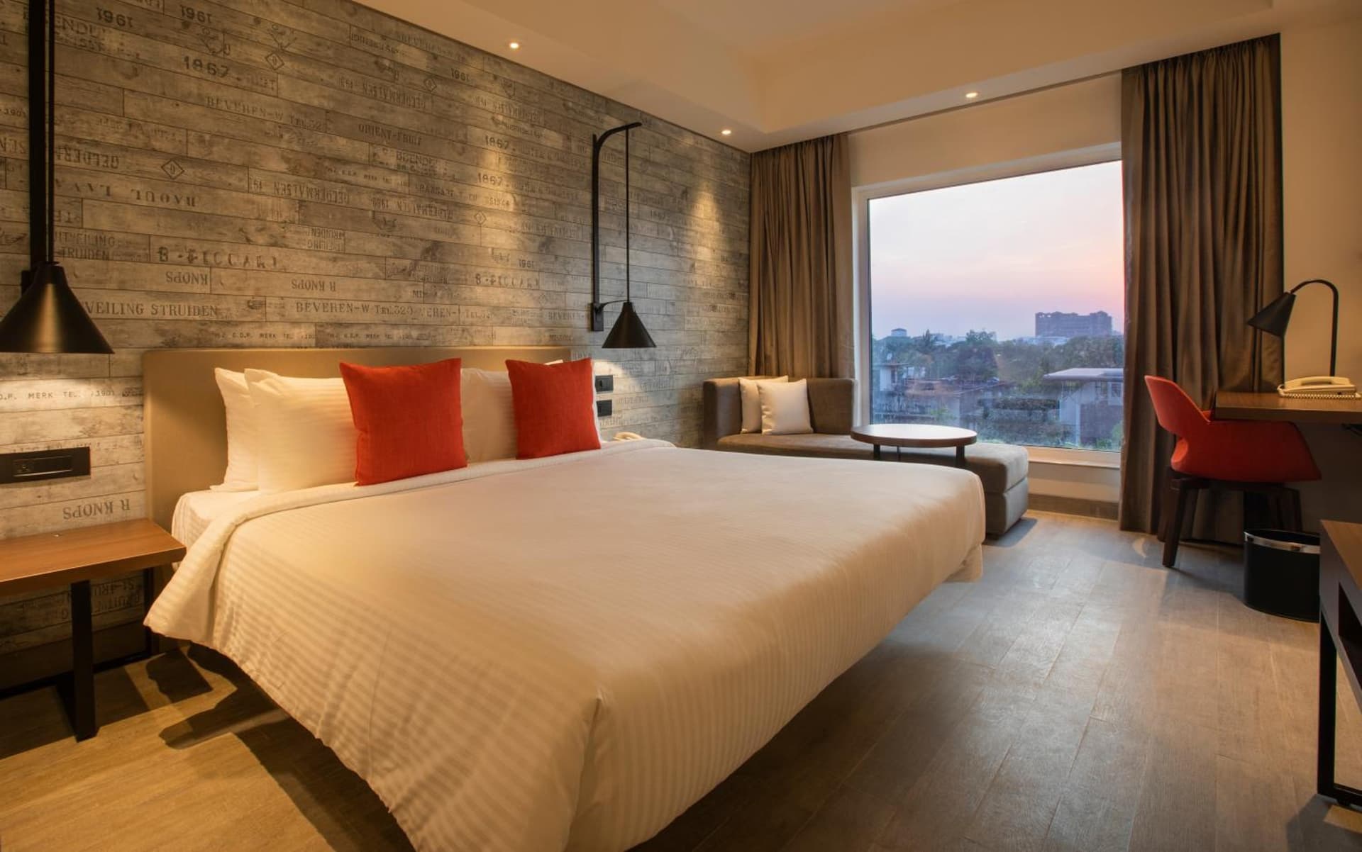 Suite Queen Room