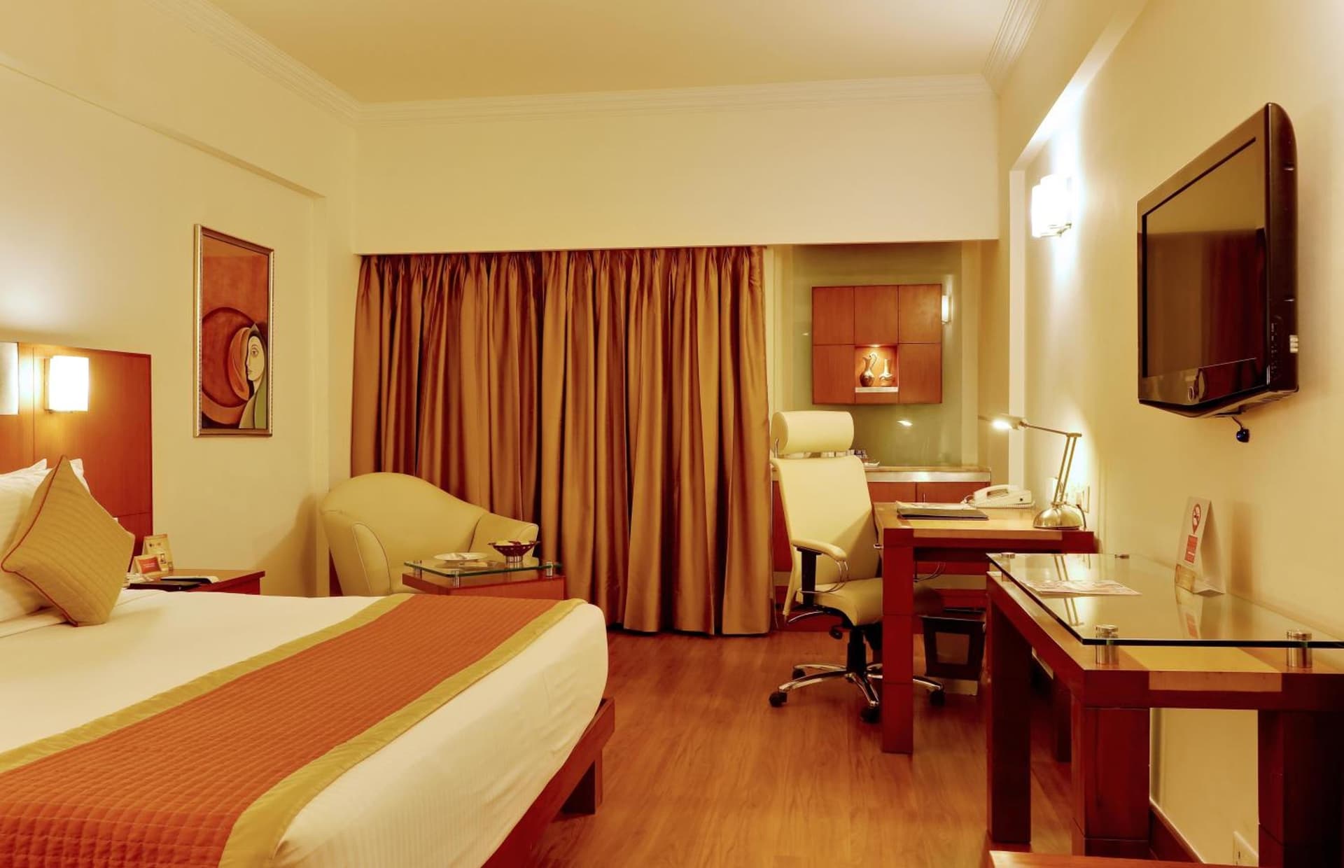 Deluxe King Room