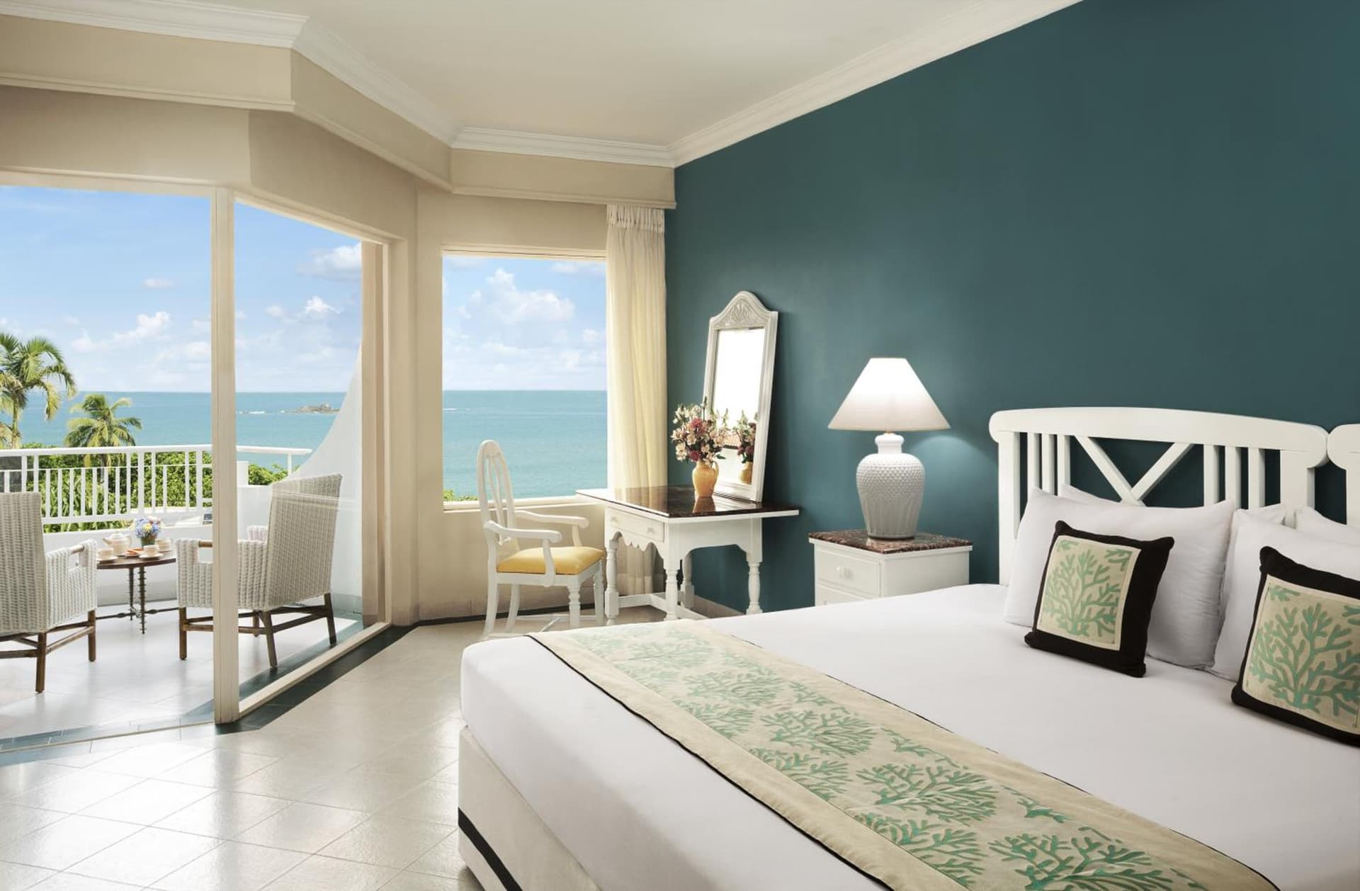 Superior Sea View King Bed Room