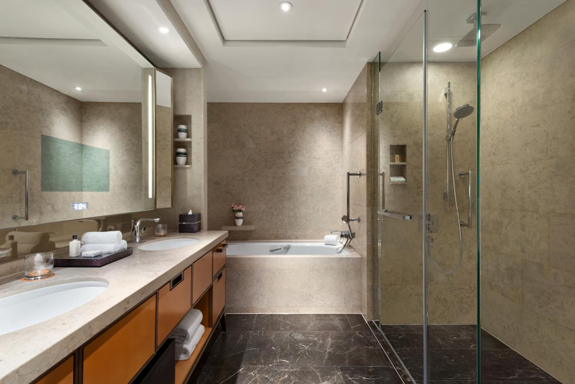 Deluxe King City View Room