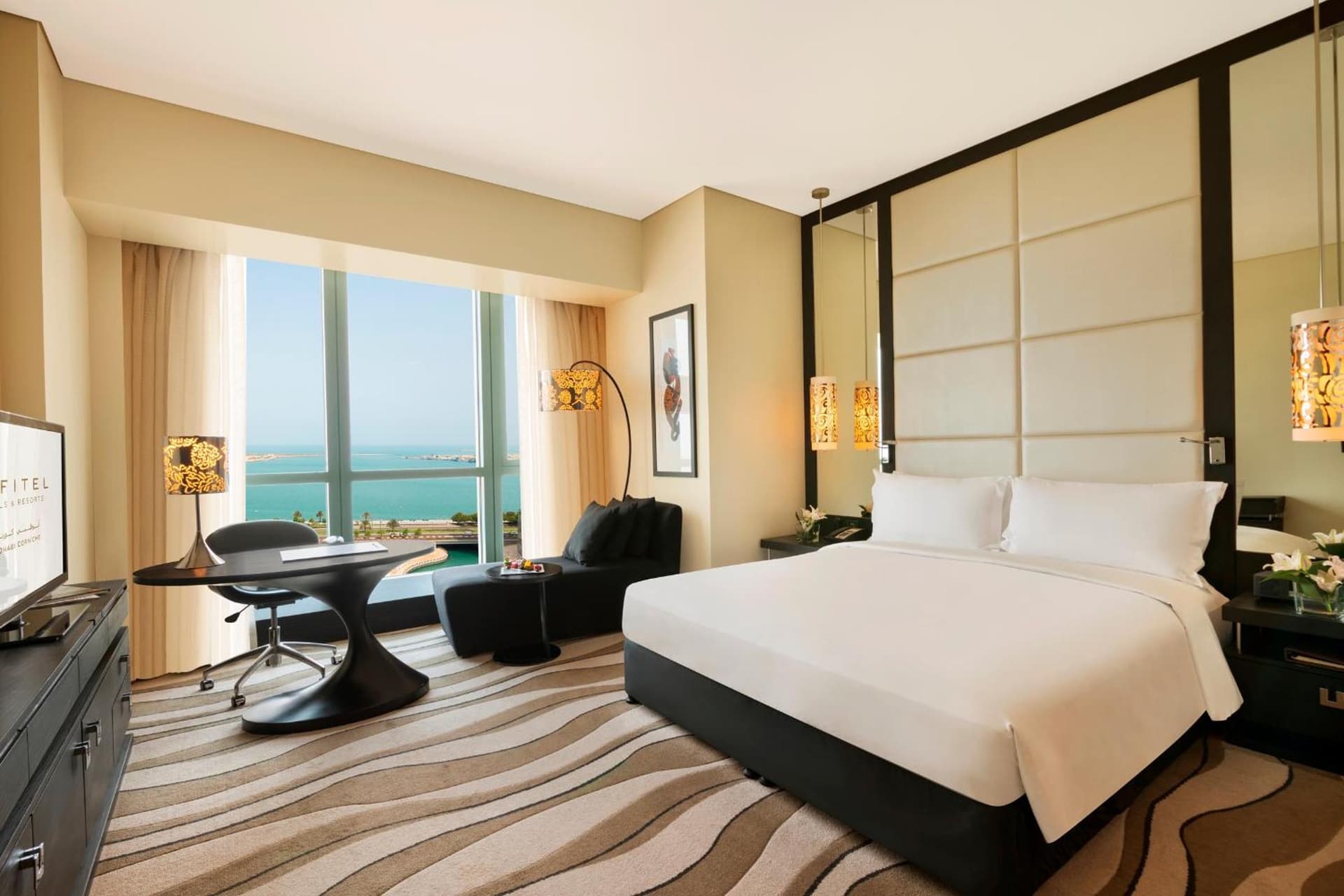 Club King City View Room