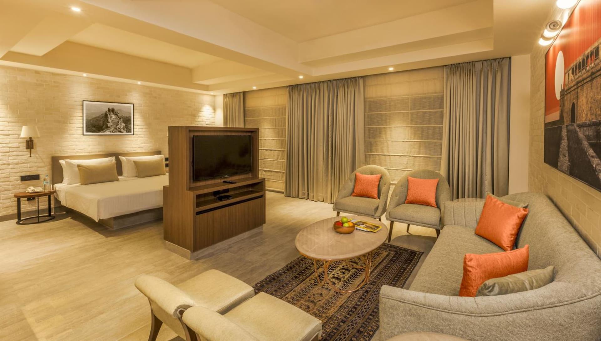 Suite Queen Room