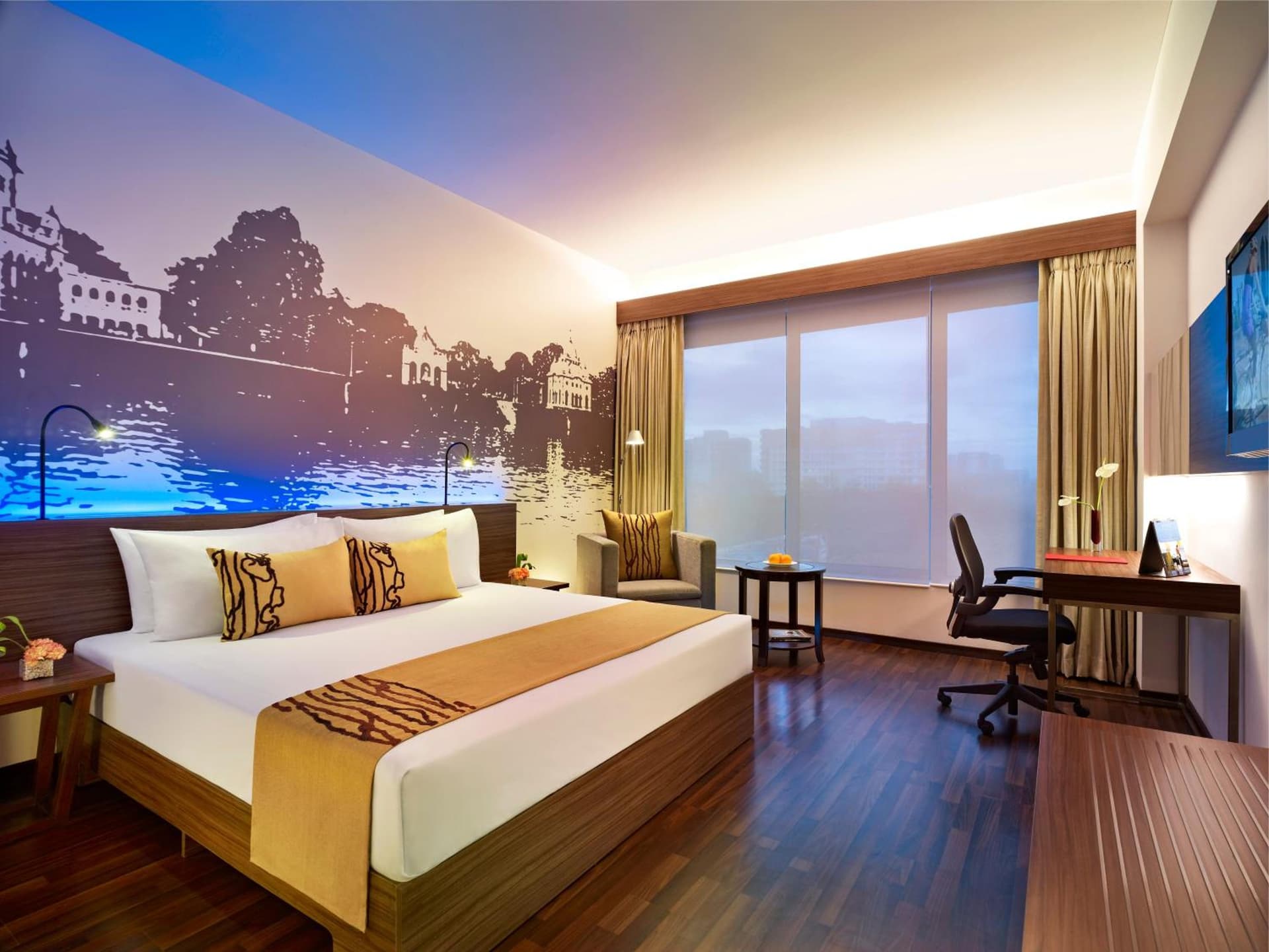 Superior King City View Room