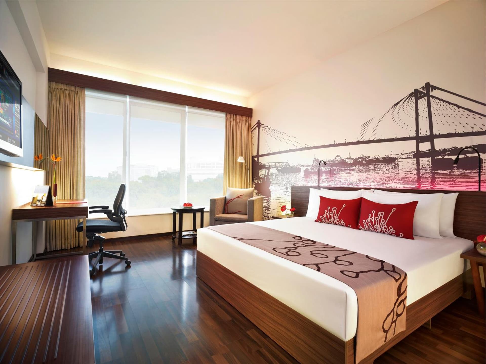 Superior King City View Room
