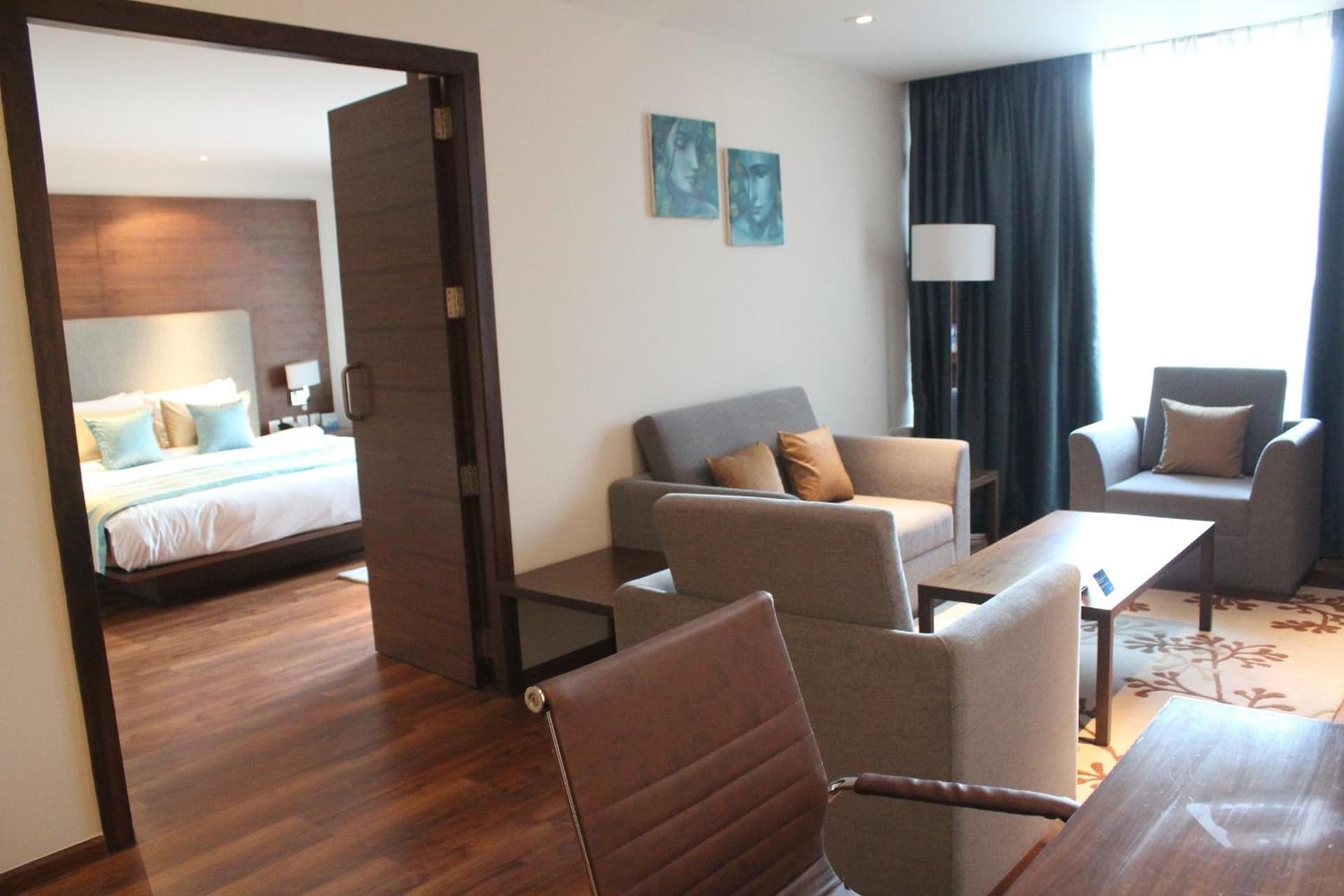 Suite Queen Room