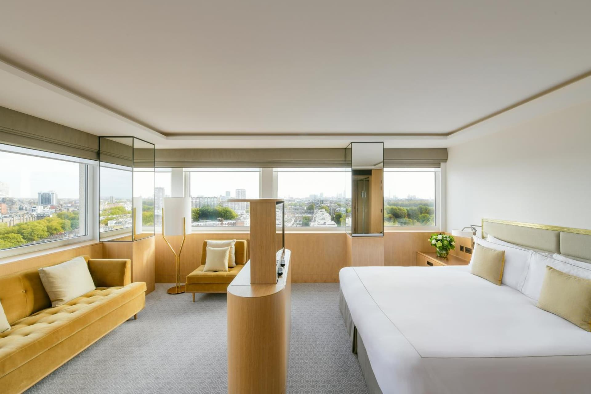 Suite Queen Size Bed
