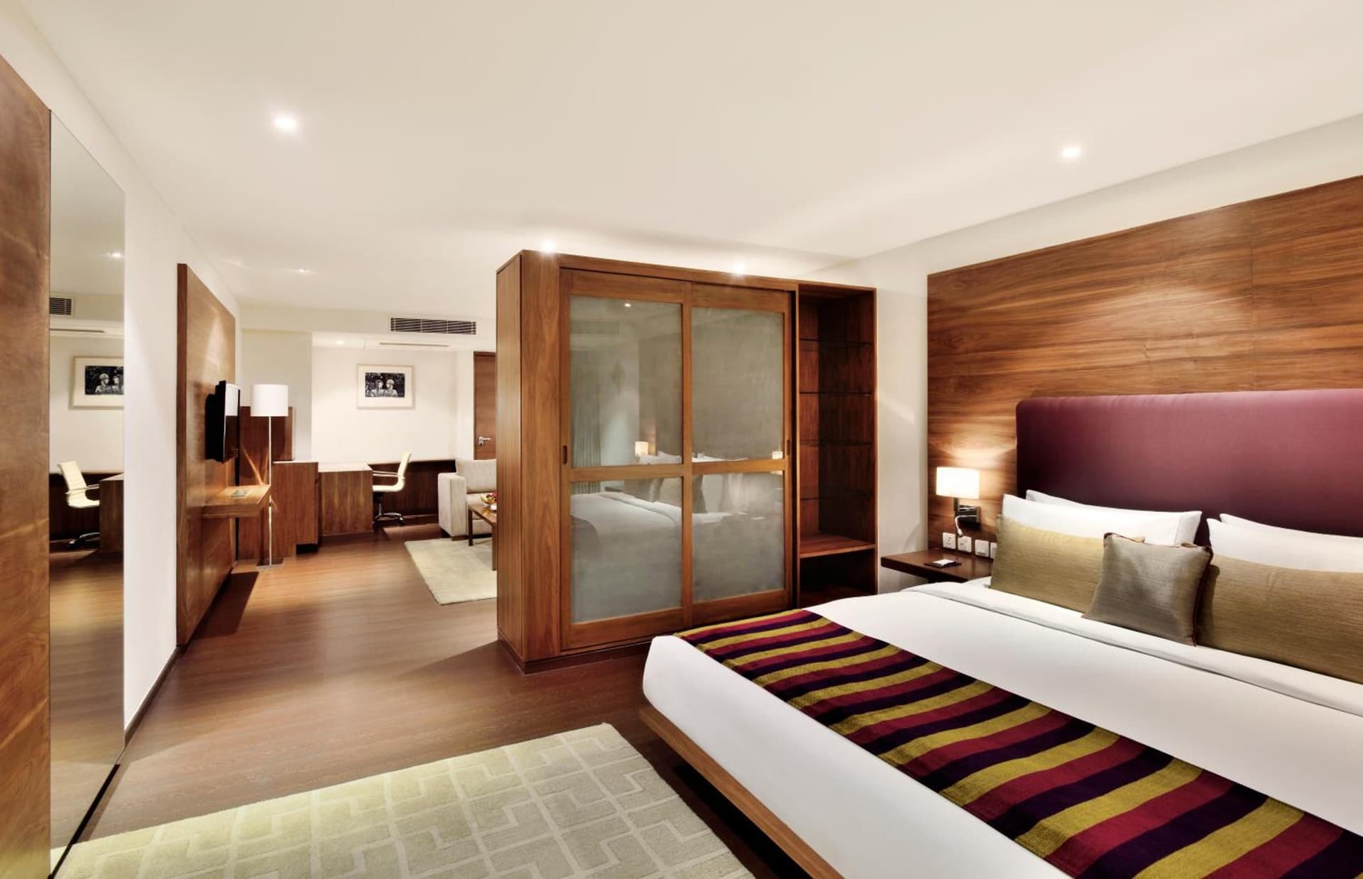 Suite Queen Room