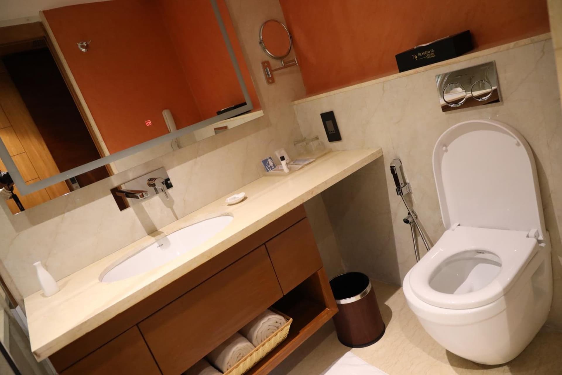 Deluxe King Or Twin Room