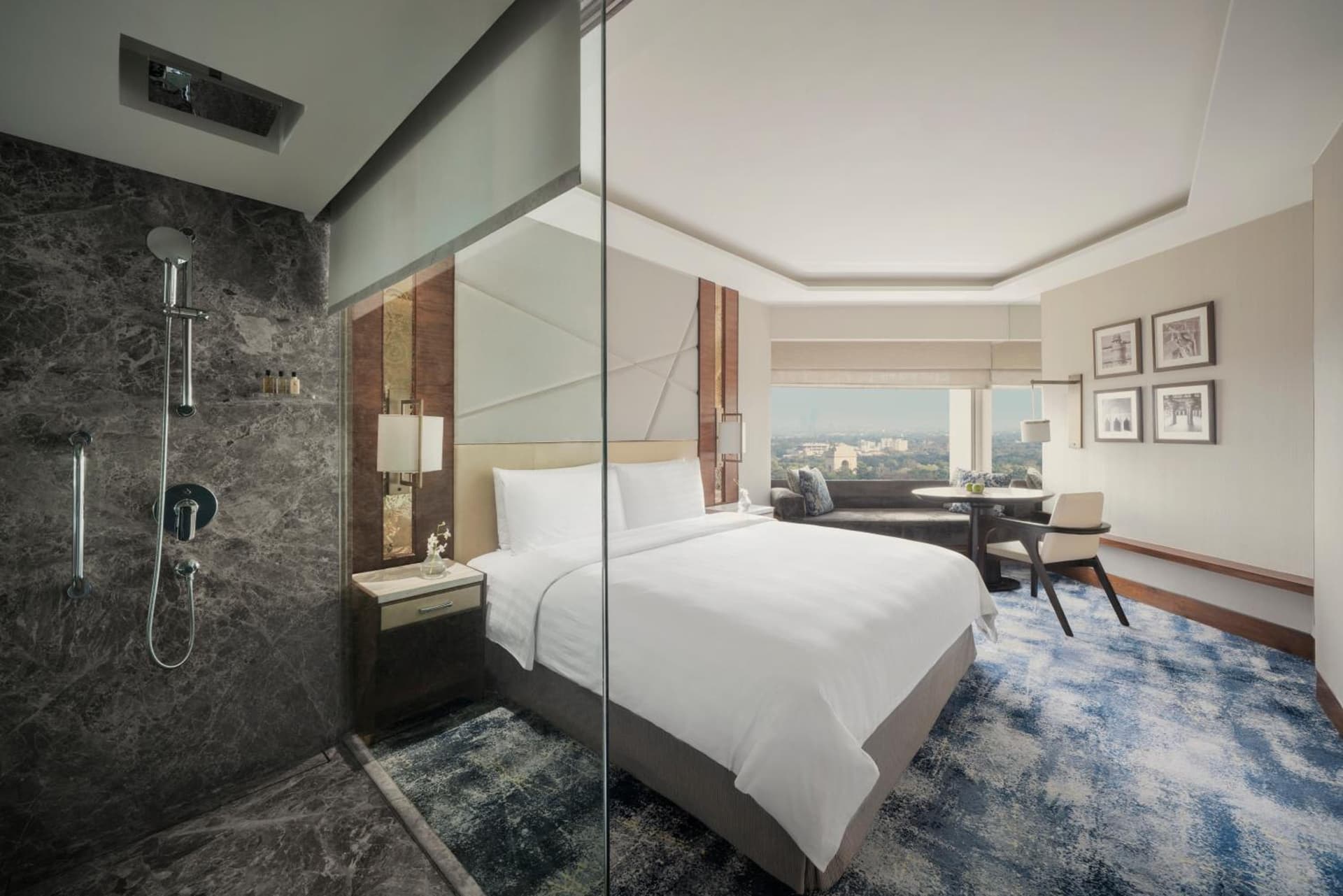 Club King Room