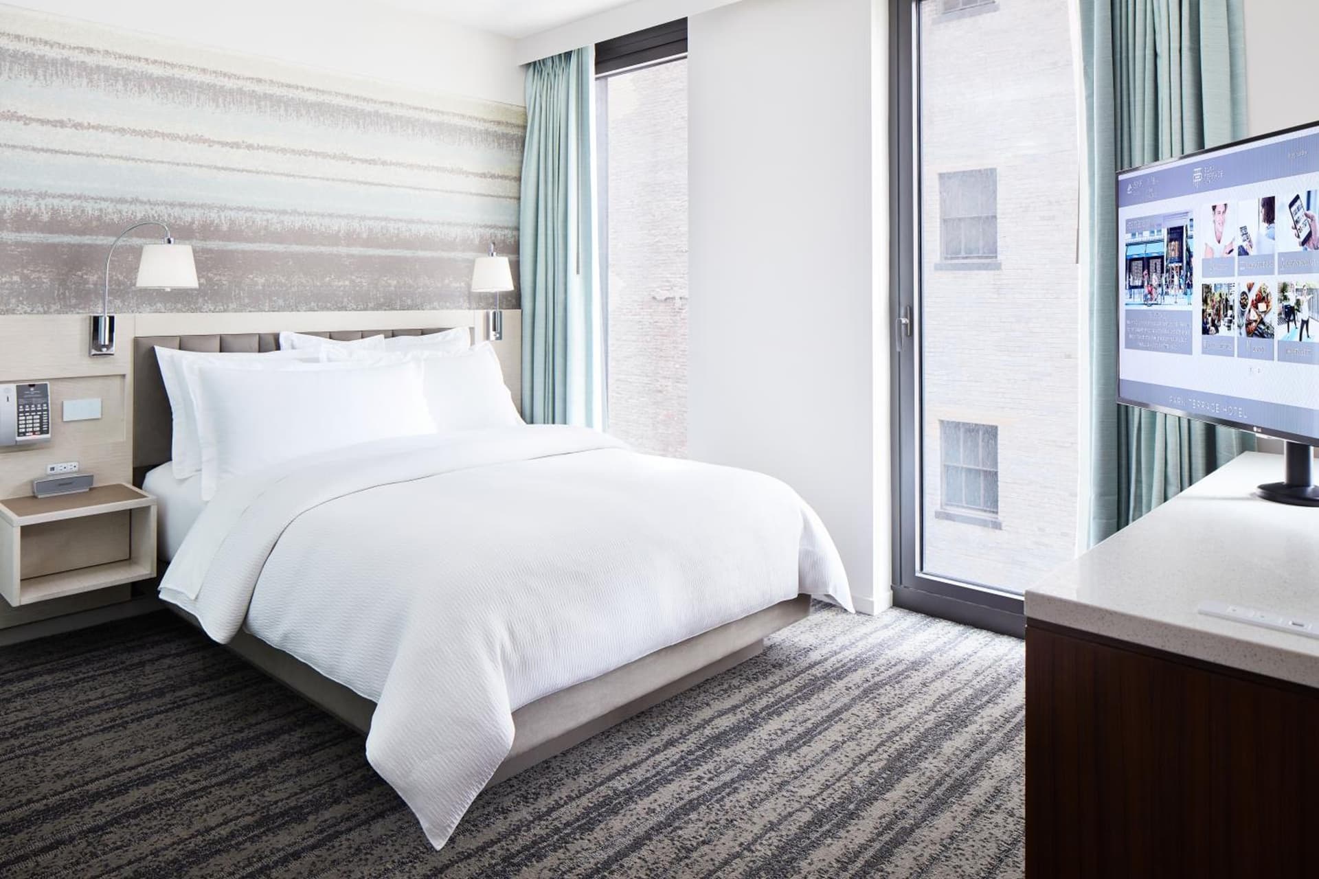 Premier Queen High Floor Room