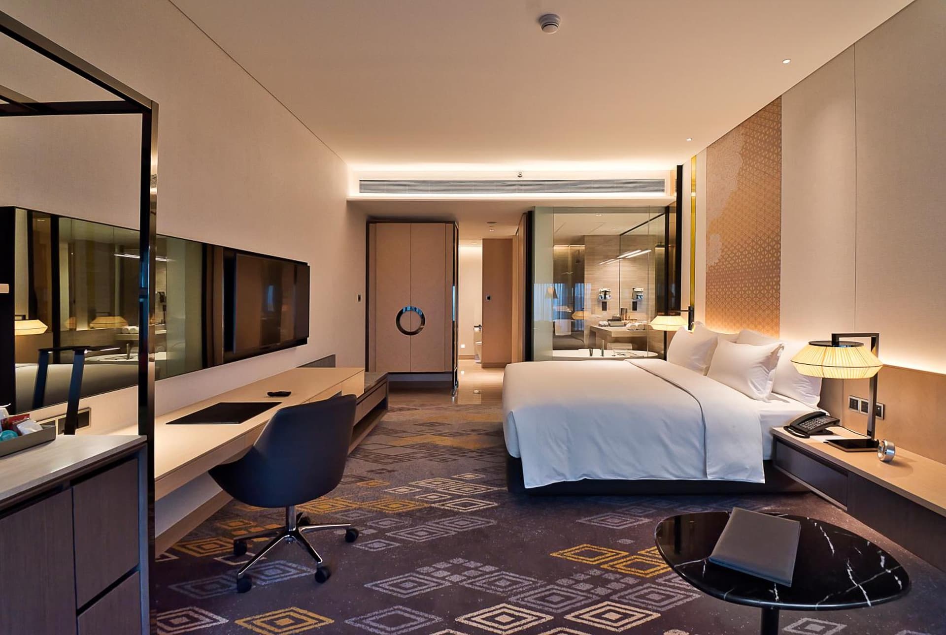 Club King Room