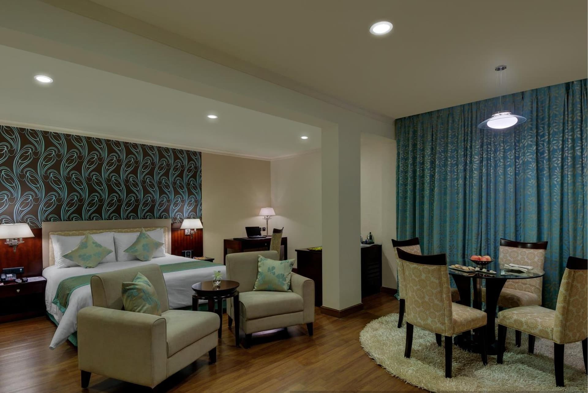 Junior Suite Queen Room