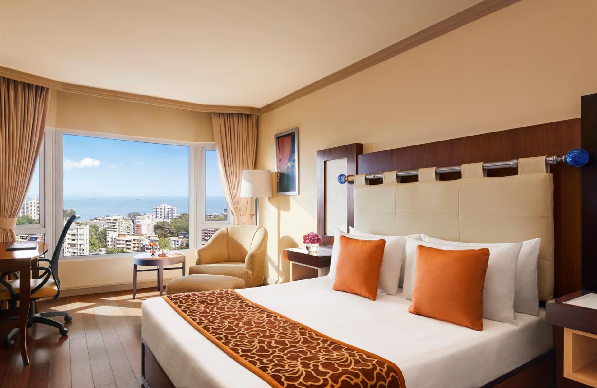 Superior Queen City View Room