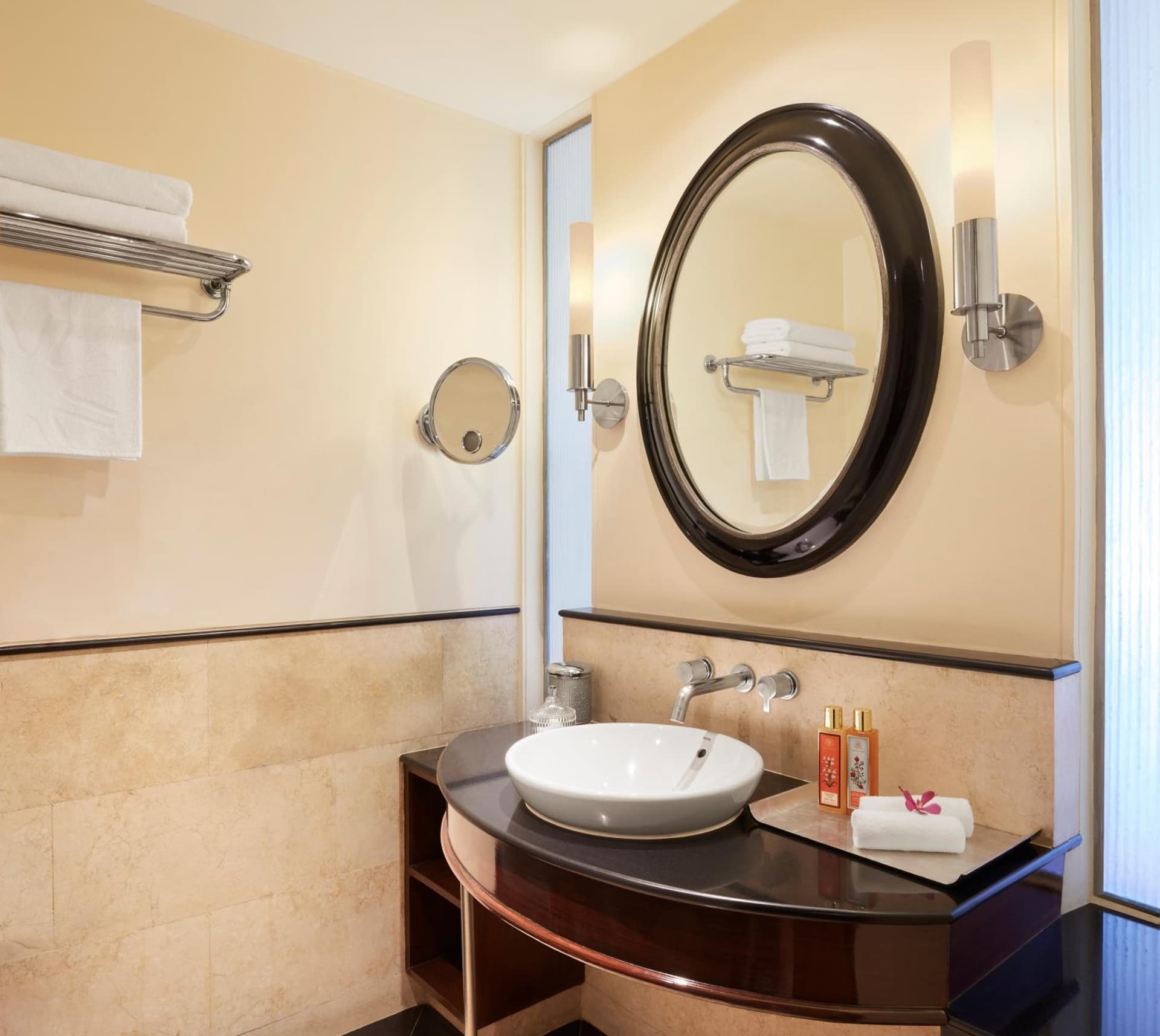 Superior Twin City View Room