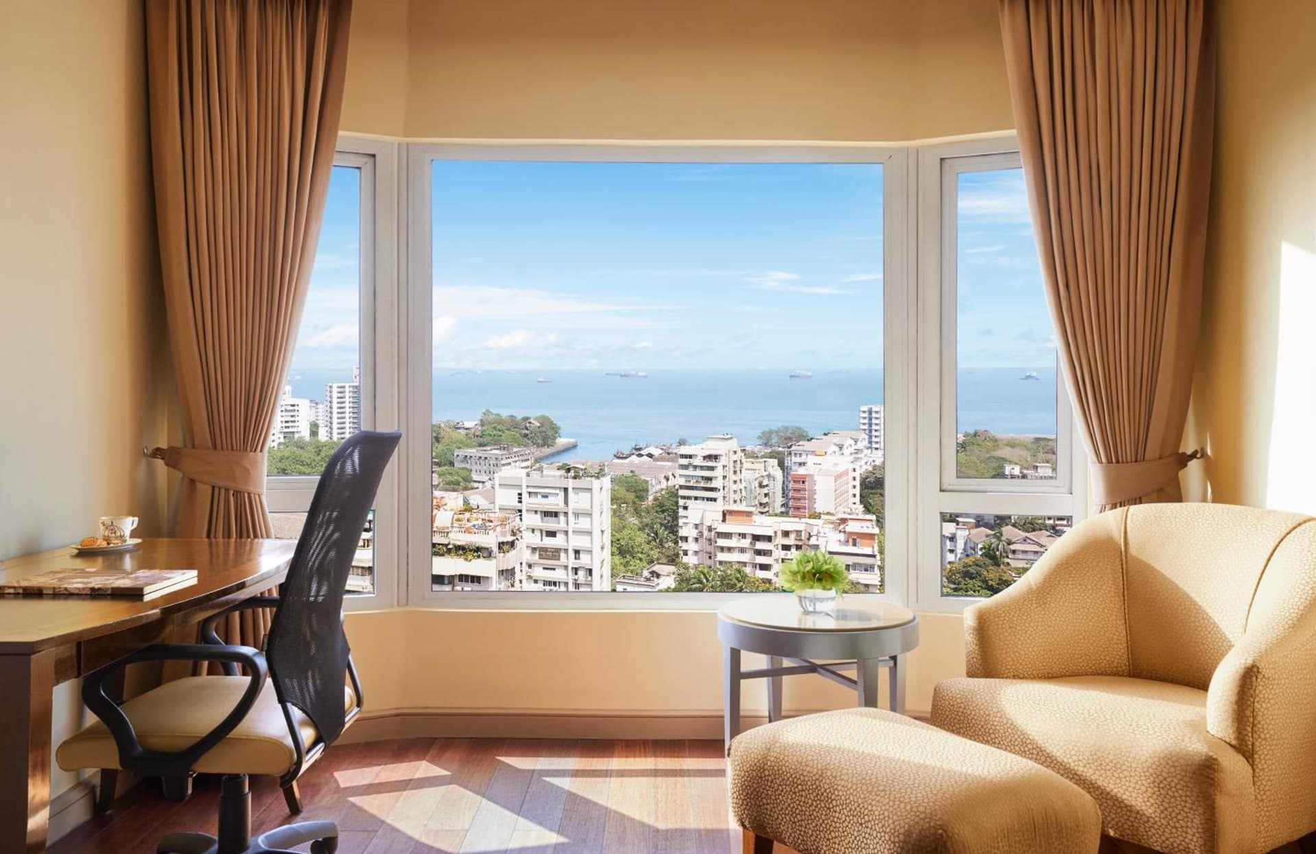 Superior Queen City View Room