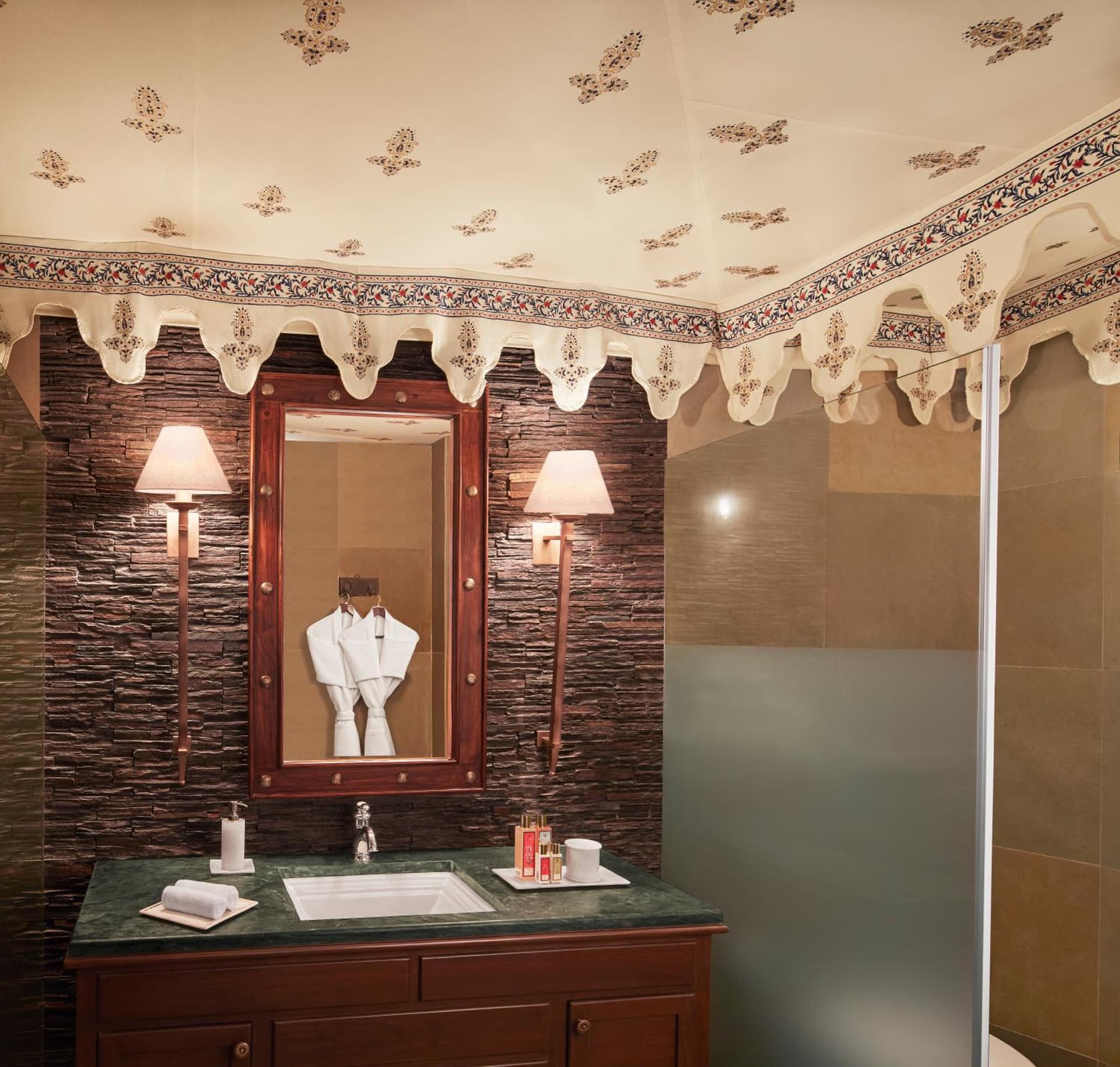 Luxury King Room