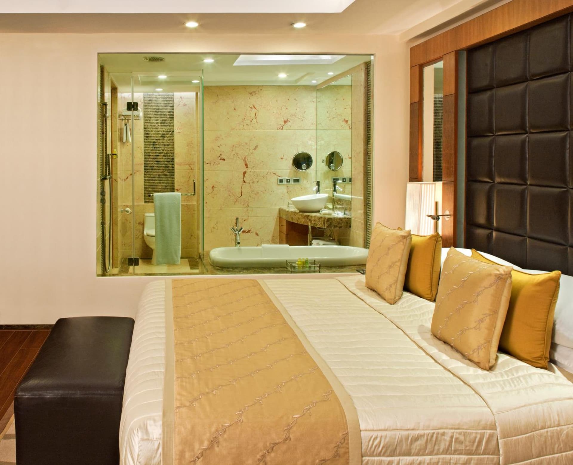 Business King Room