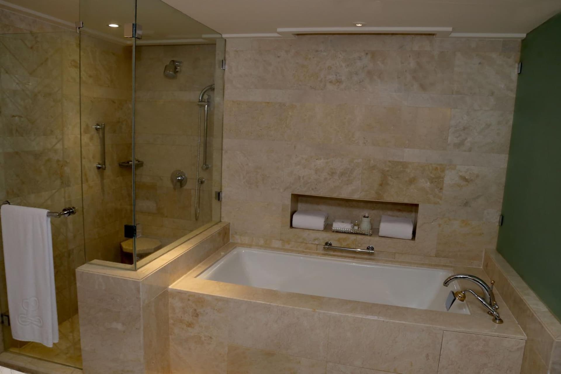 King Or Twin Lake View Room